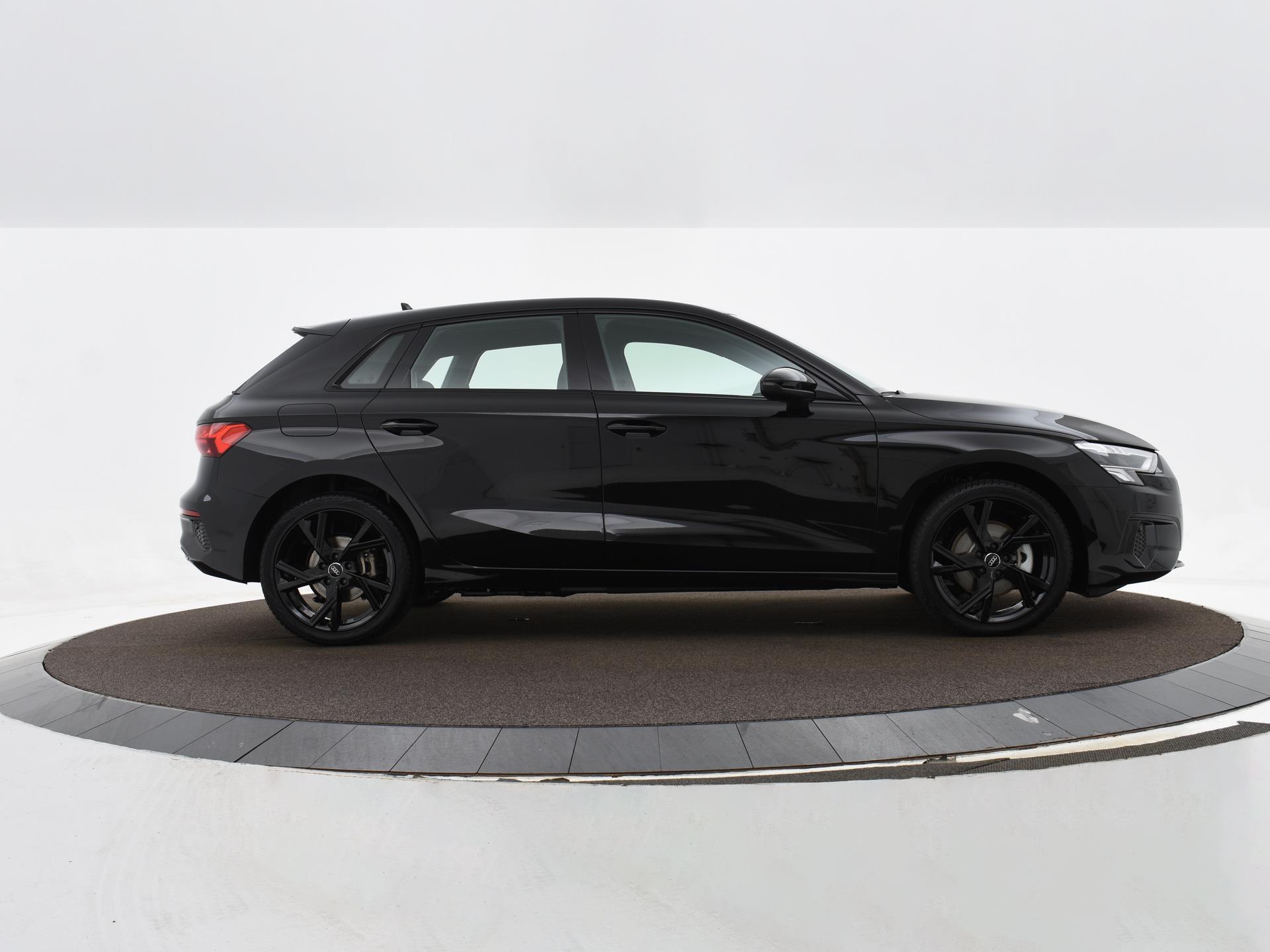 Audi A3 Sportback 40 TFSI e Advanced edition 204 PK ·stoelverwarming·18″·S-line achterspoiler·adaptive cruise control·Audi Sound·All Season banden