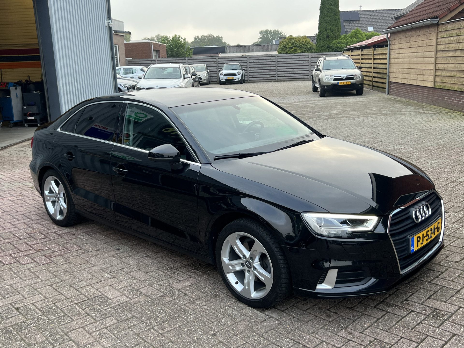 Audi A3 Limousine 1.5 TFSI Sport Edition | NAVIGATIE | ALL SEASON BANDEN | BOVAG GARANTIE |