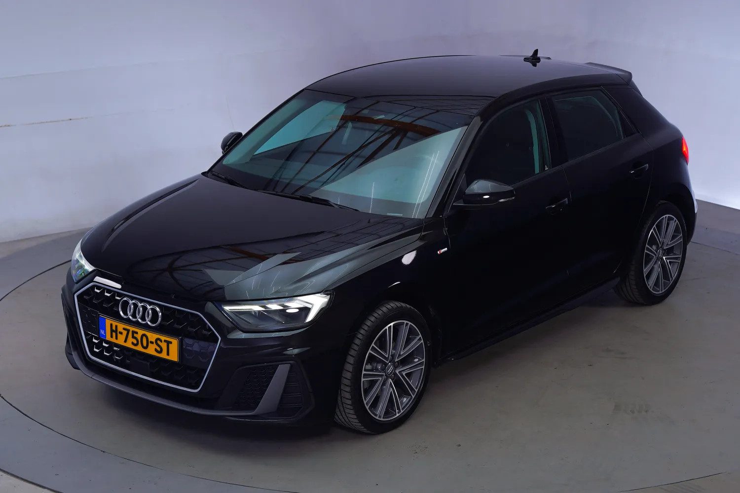 Audi A1 SPORTBACK 35 TFSI 150Pk Aut. S Line [ Climate control Nav Stoelverw ]