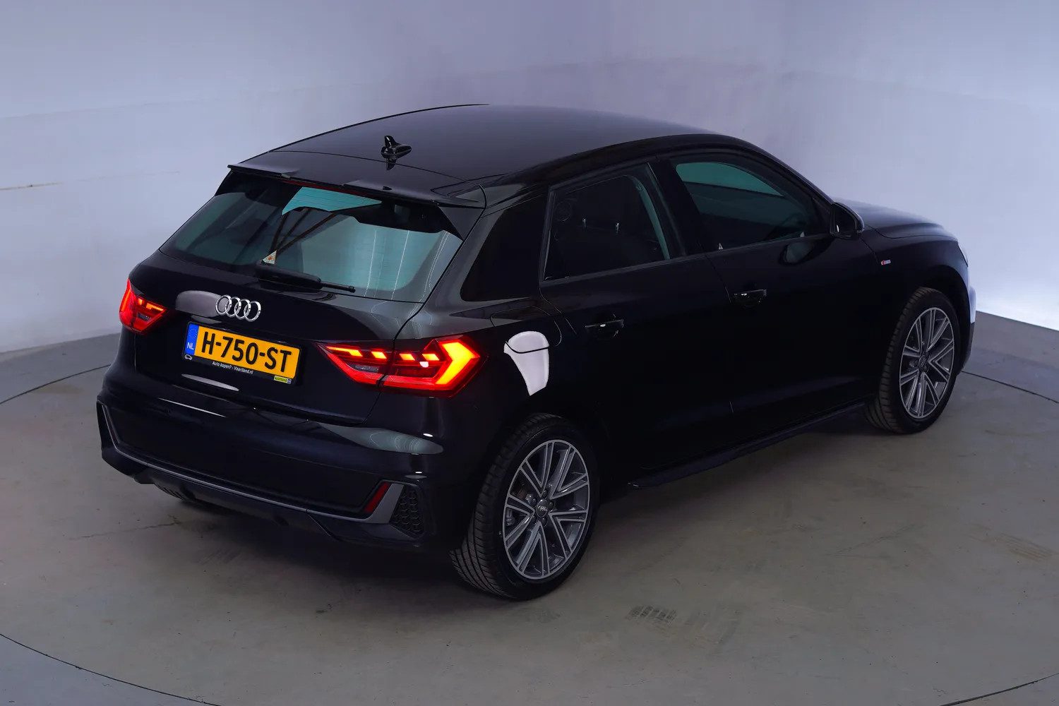 Audi A1 SPORTBACK 35 TFSI 150Pk Aut. S Line [ Climate control Nav Stoelverw ]