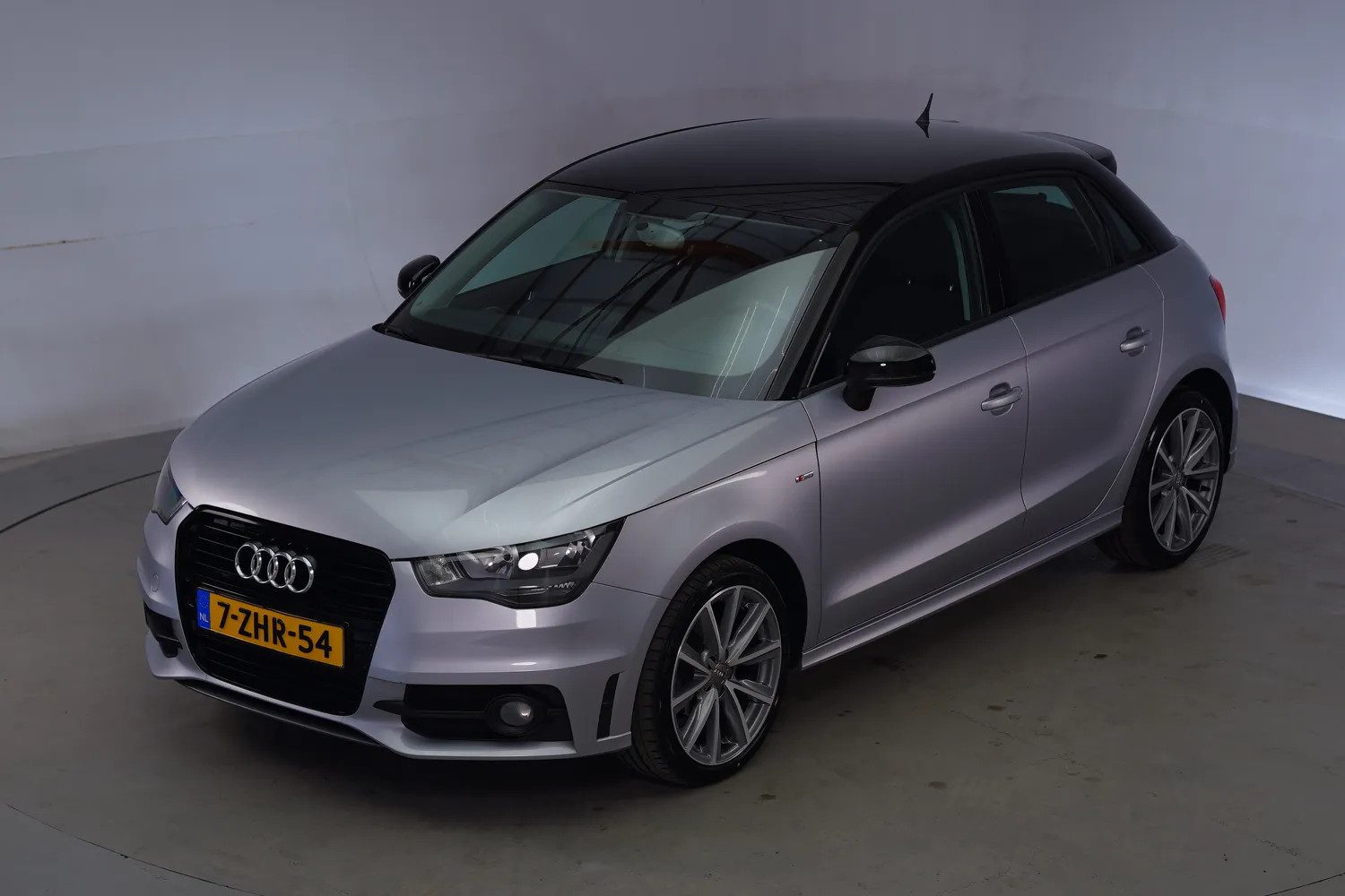 Audi A1 SPORTBACK 1.2 TFSI S-Line [ Navigatie ]