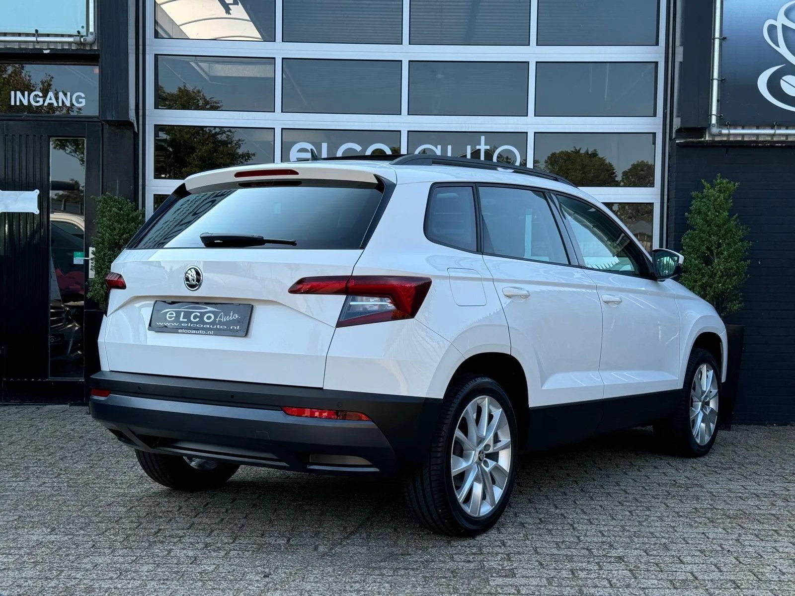 Škoda Karoq 1.5 TSI ACT Style Business / Pano