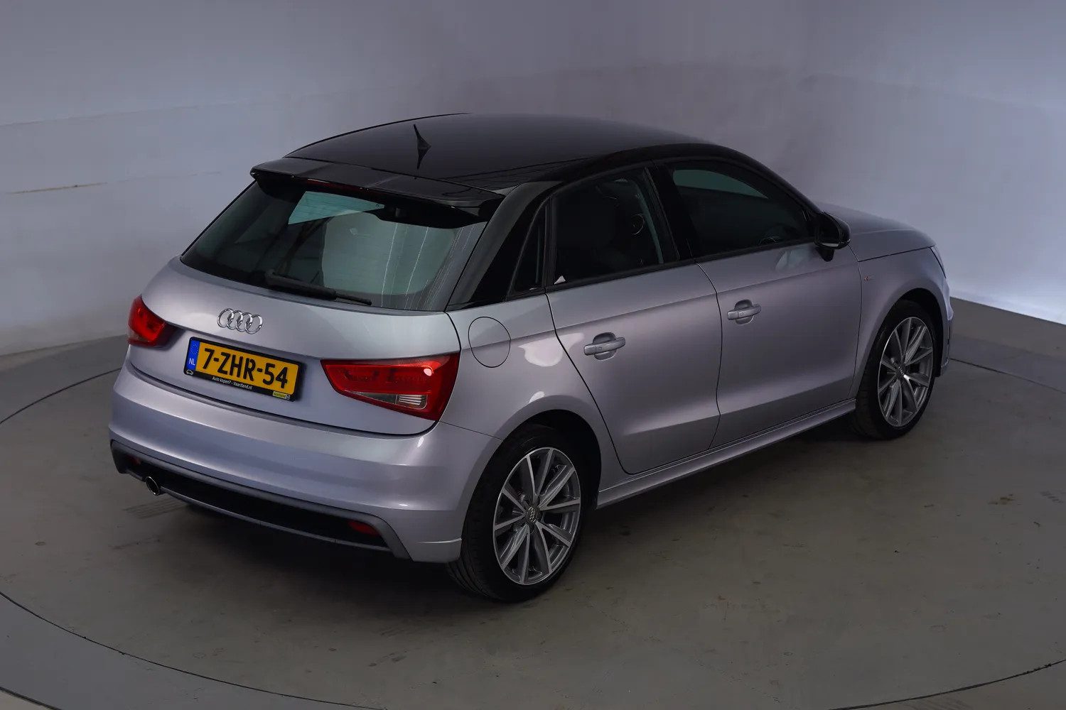 Audi A1 SPORTBACK 1.2 TFSI S-Line [ Navigatie ]