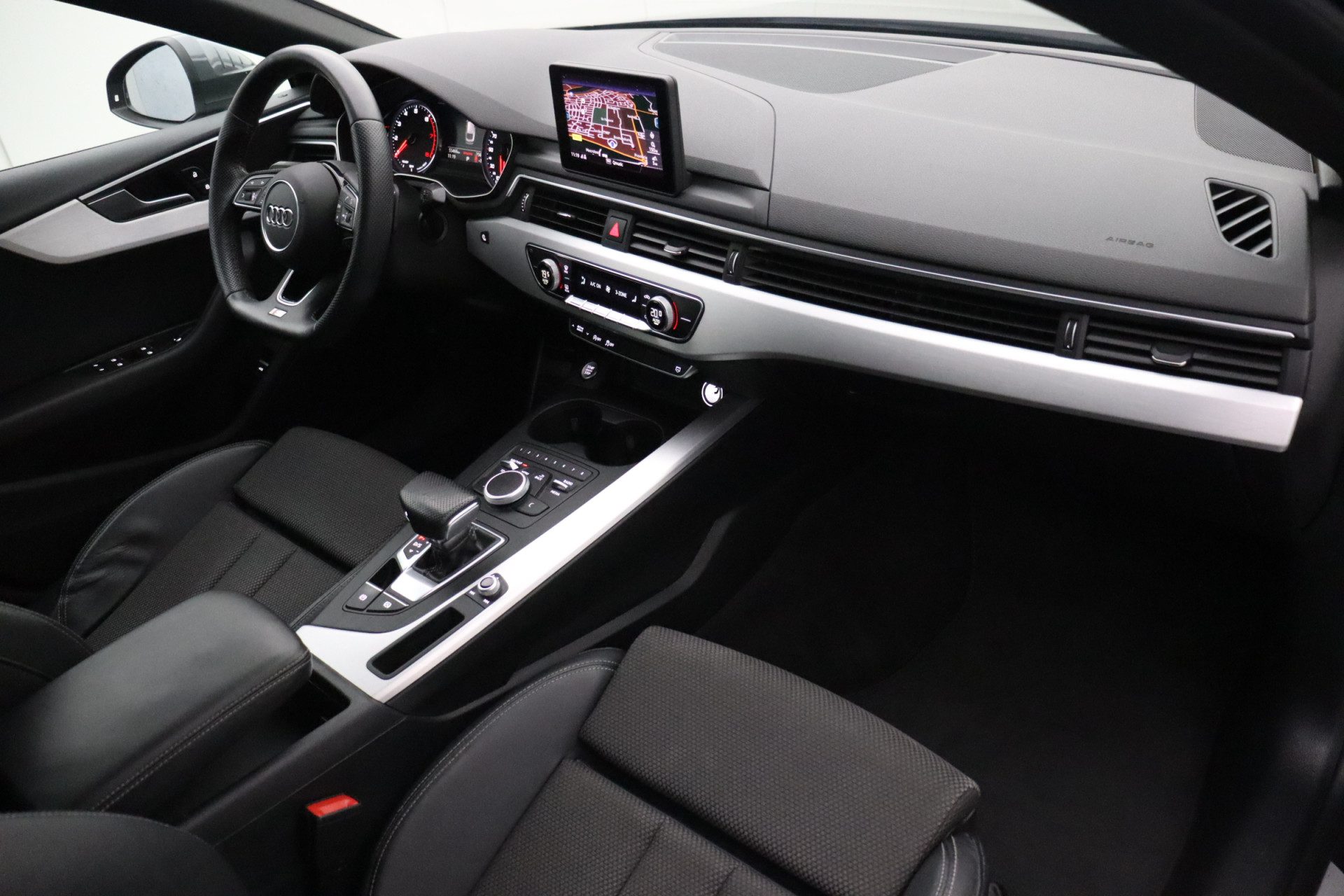 Audi A5 Sportback Sport S-line | Origineel NL | LED | Cruise control | Half leder | Bluetooth