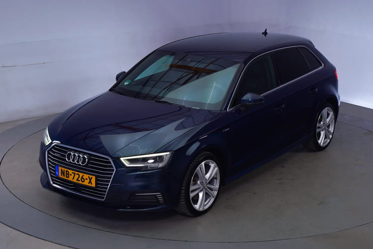 Audi A3 Sportback 1.4 e-tron S- line[ Virtual Navi Clima ]