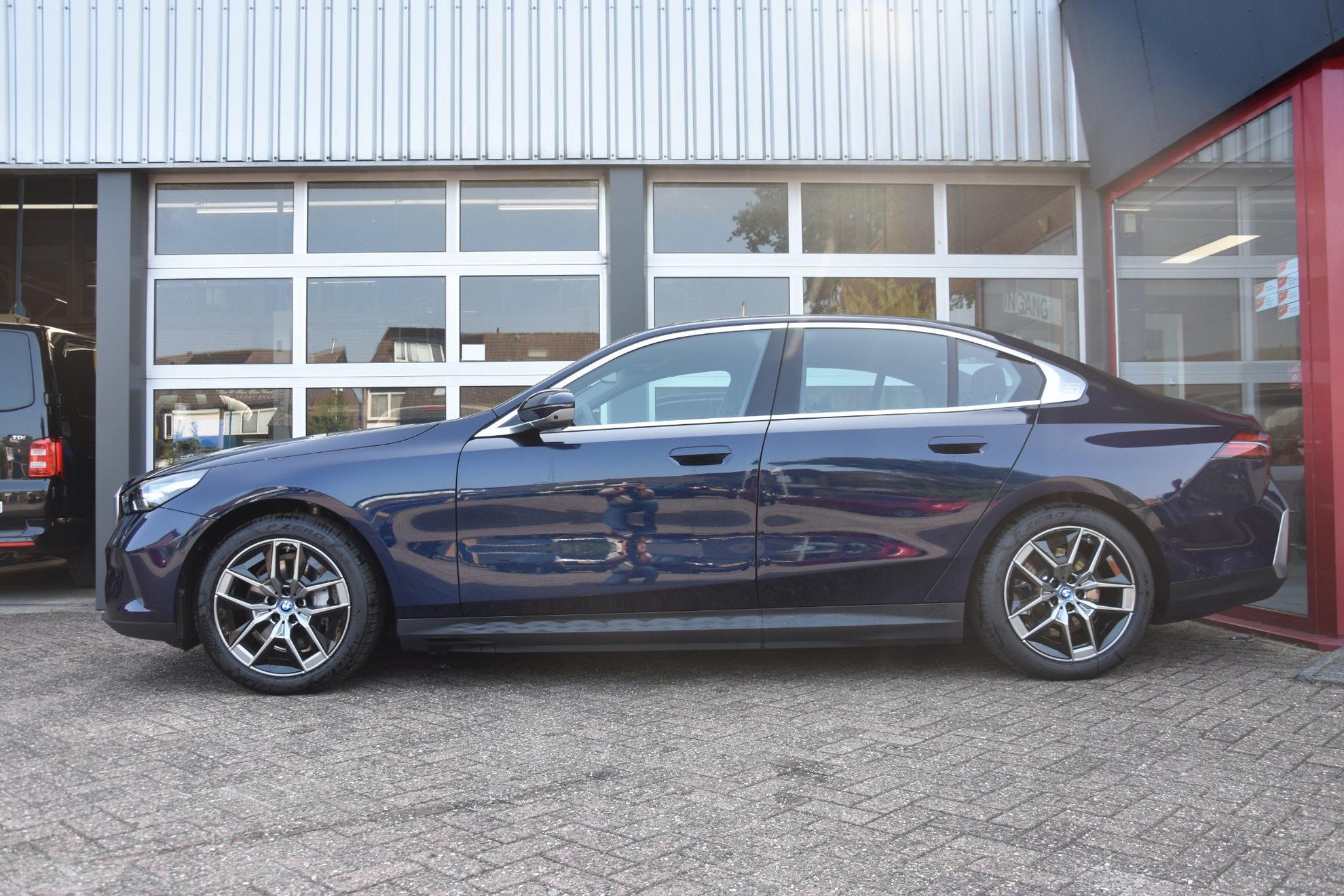 BMW i5 BMW i5 eDrive40 Sportline pakket trekhaak