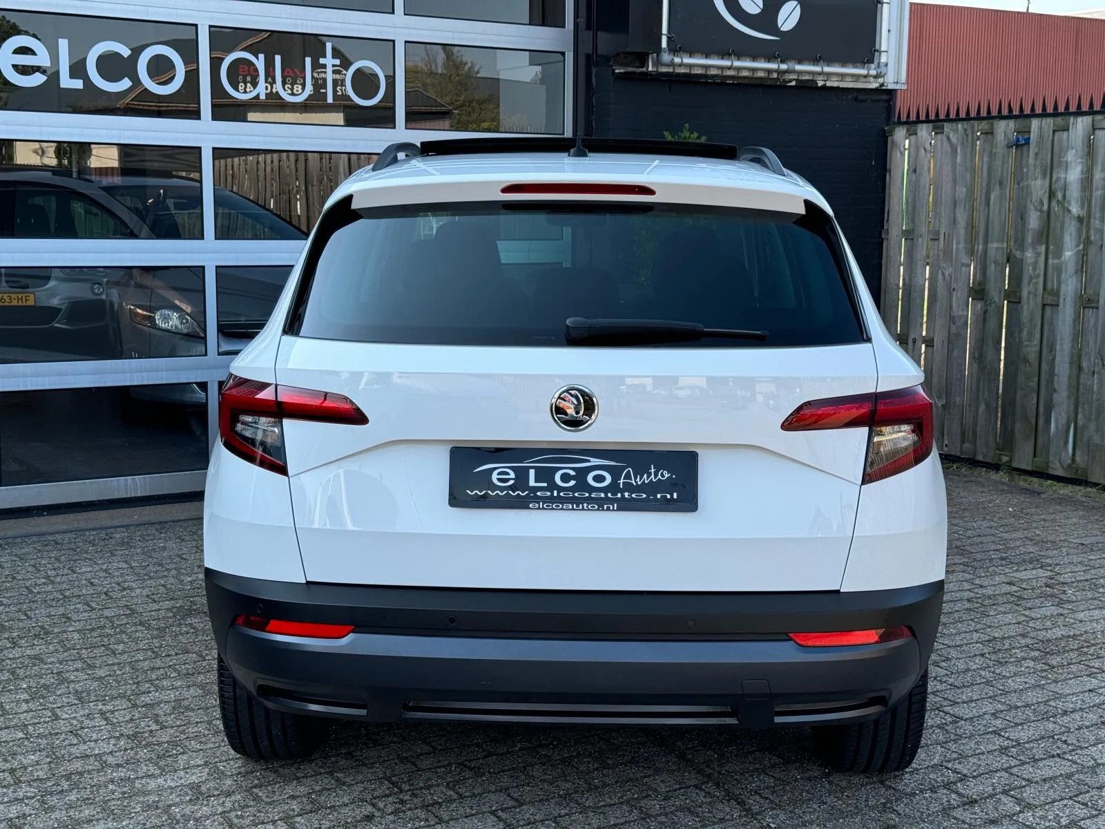 Škoda Karoq 1.5 TSI ACT Style Business / Pano