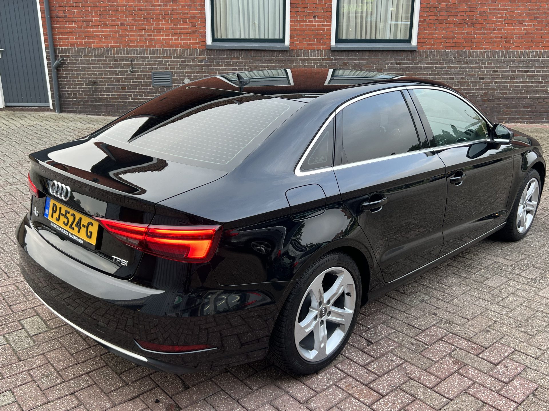 Audi A3 Limousine 1.5 TFSI Sport Edition | NAVIGATIE | ALL SEASON BANDEN | BOVAG GARANTIE |