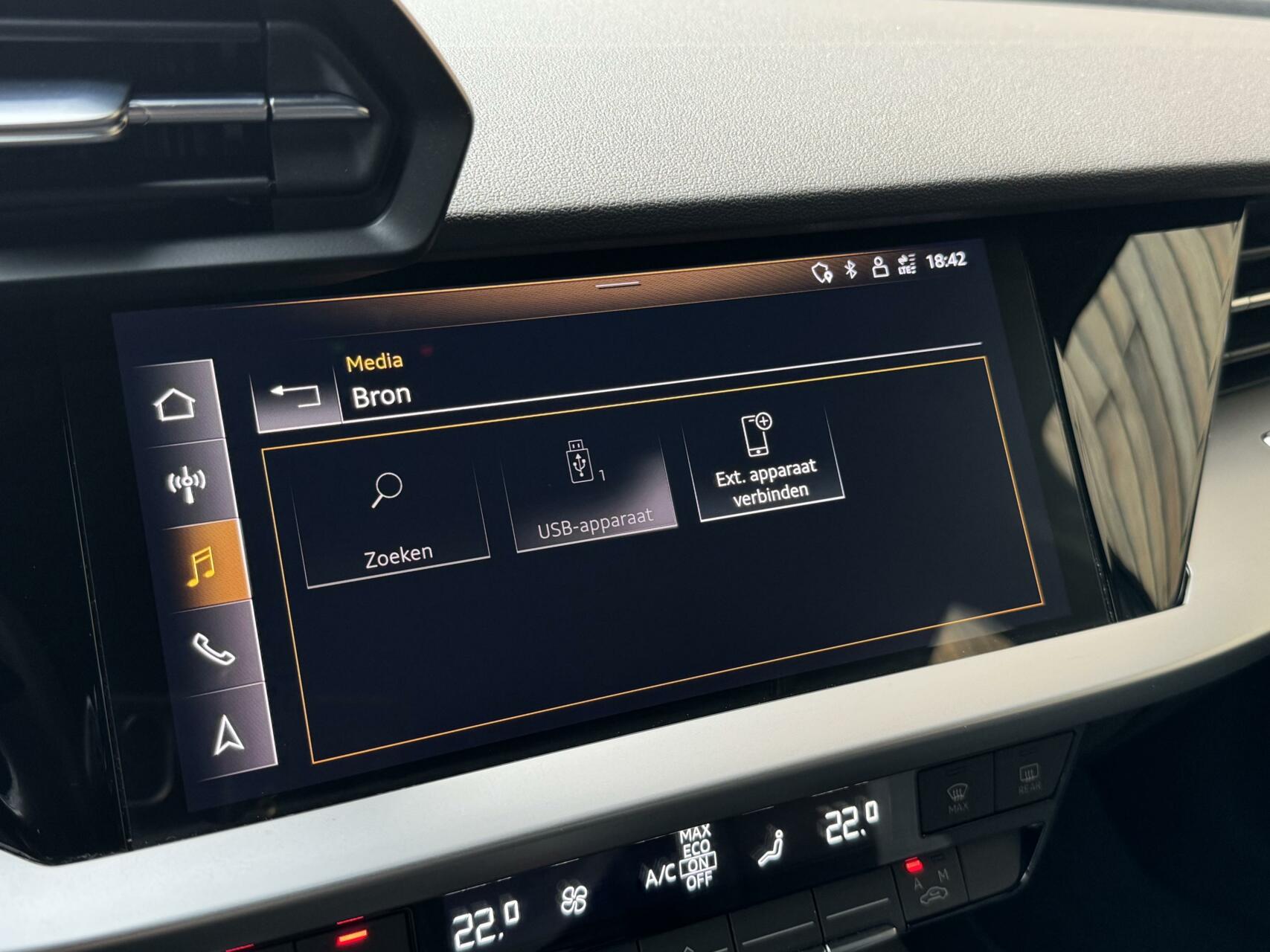 Audi A3 Limousine 35 TFSI Pro Line Automaat | Apple CarPlay | Climate Control | Cruise Control | Lane Assist | LED | DAB | Parkeersensoren achter