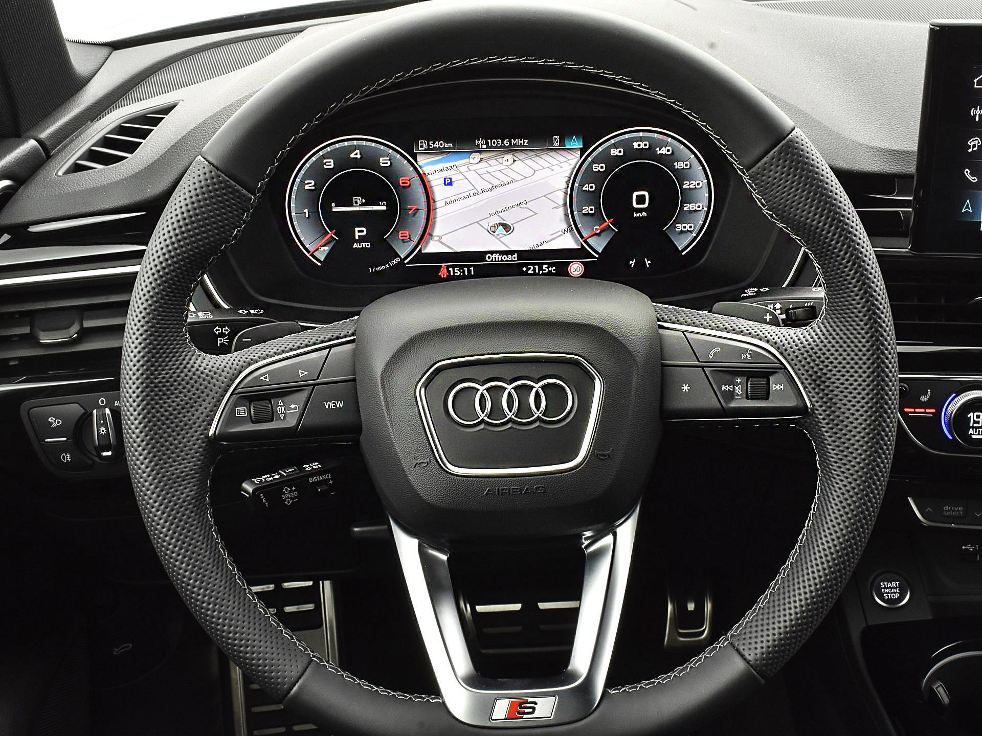 Audi A4 Avant 35 TFSI 150pk S-Tronic S edition Competition | Navigatie | Camera | Apple Car Play | 19” Velgen | PDC V+A | Clima | Stoelverwarming | Garantie t/m 22-04-2028 of 100.000km