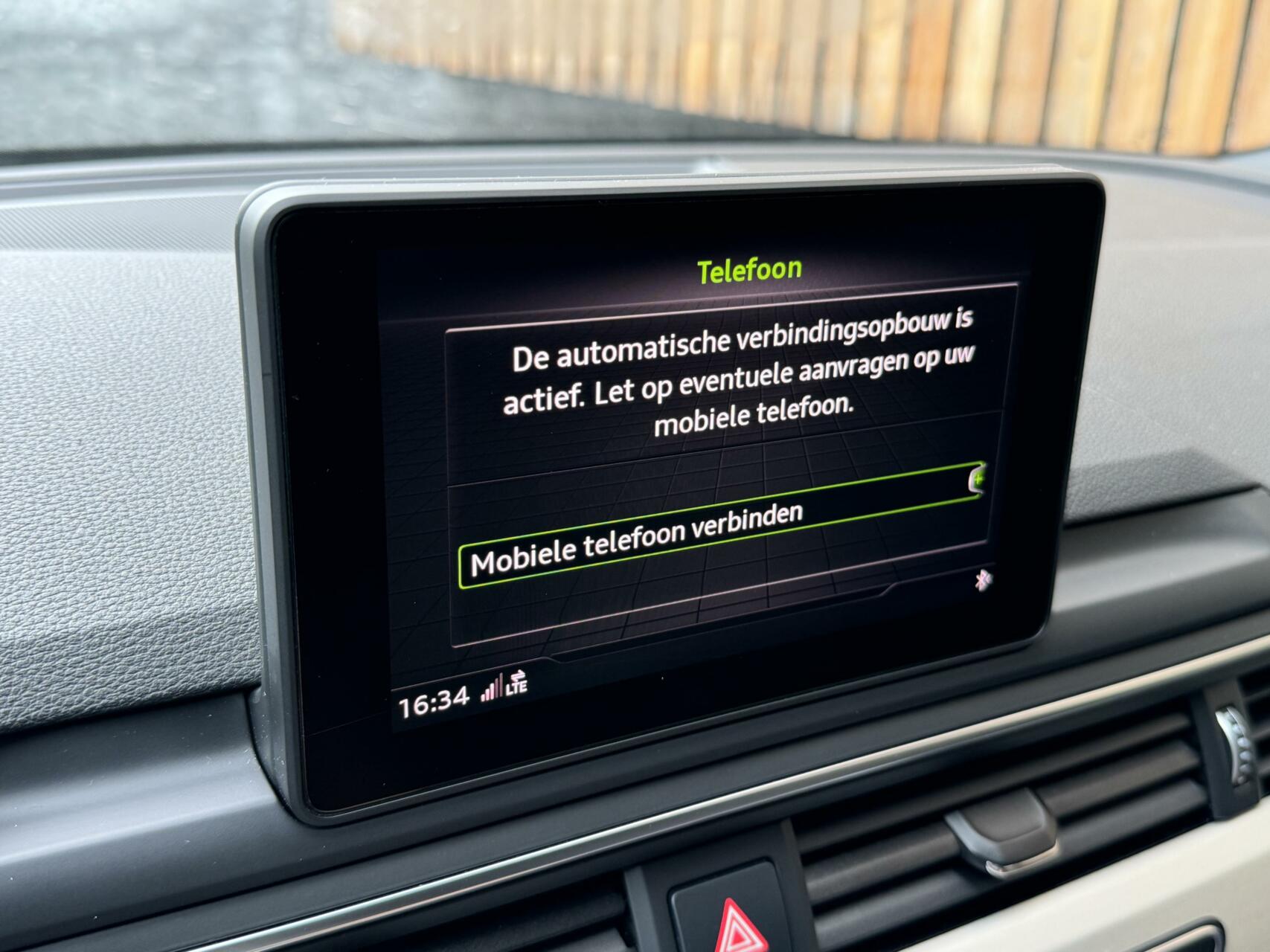 Audi A4 Avant 35 TFSI S line Automaat | Navigatie | Climate Control | Cruise Control | Parkeersensoren achter | Trekhaak | Privacy Glass