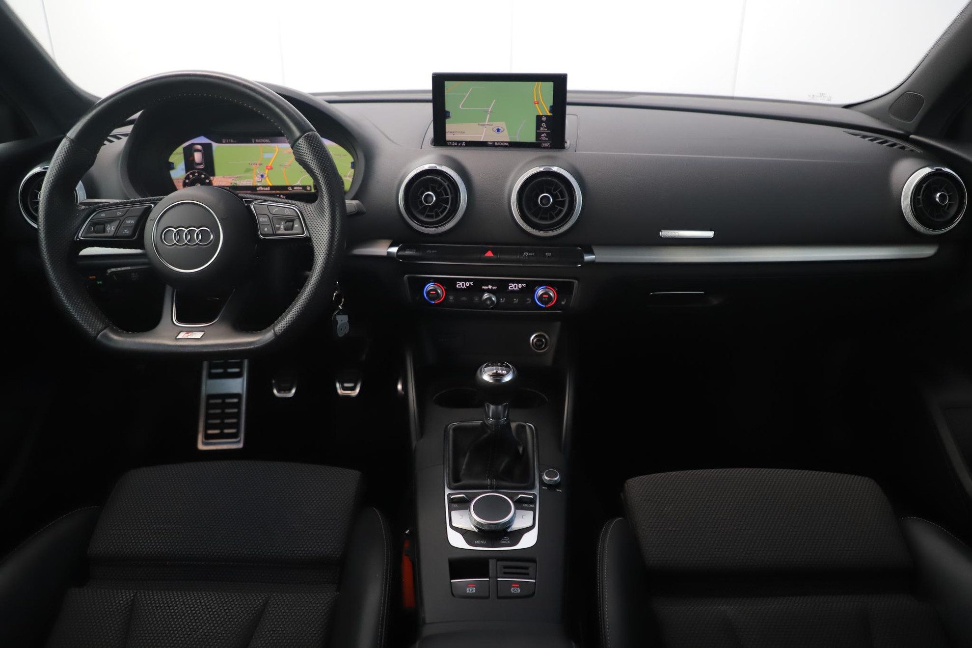 Audi A3 Sportback 30 TFSI S Line Sport Virtual Cockpit Half Leder Stoelverwarming Navigatie Carplay Android 18 inch S-Line LMV Full LED Clima Cruise Parkeersensor