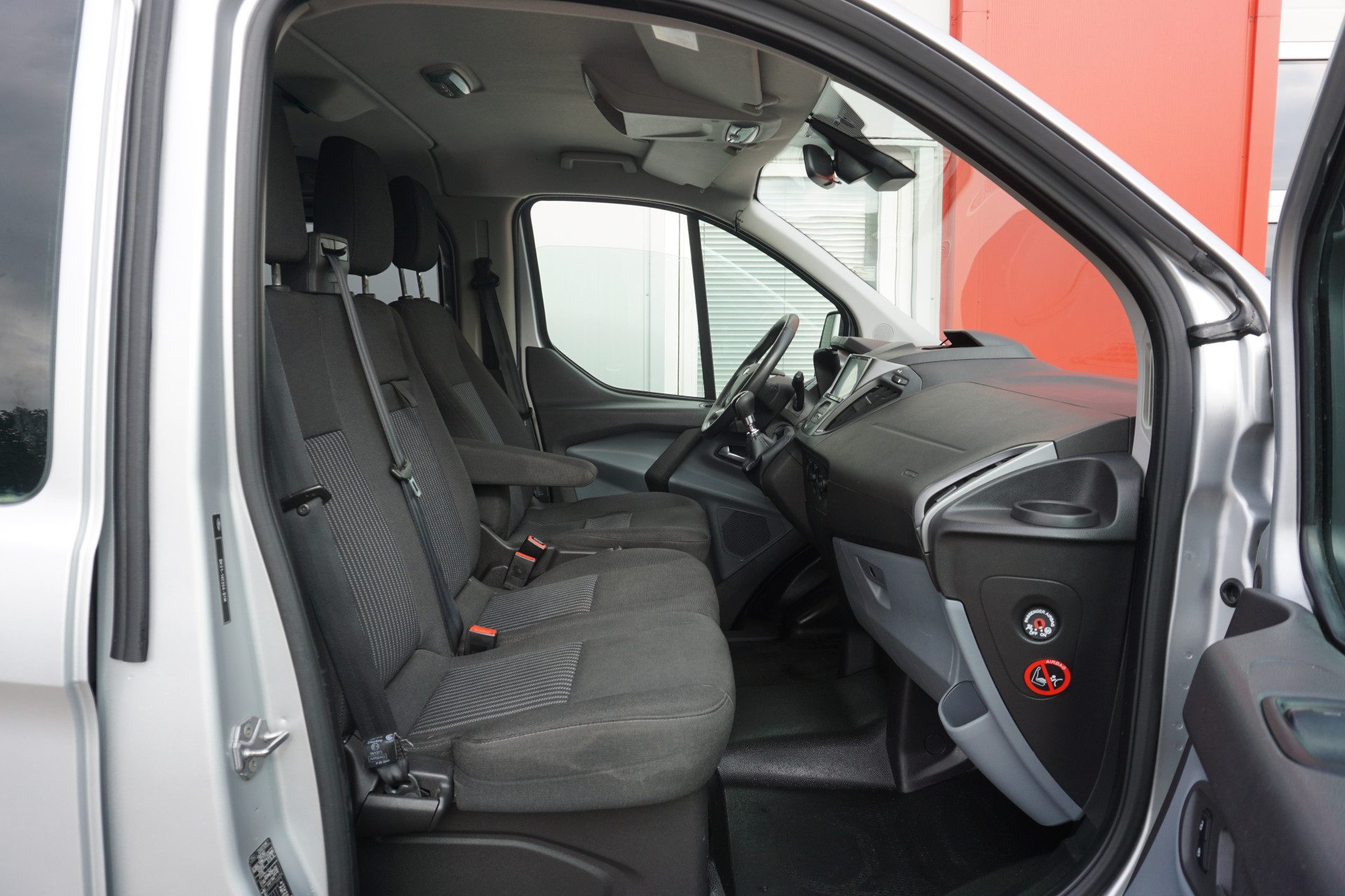 Ford Transit Custom 300 2.2 TDCI L2H1 Trend | 9-Persoons | Airco | Cruise | Trekhaak |