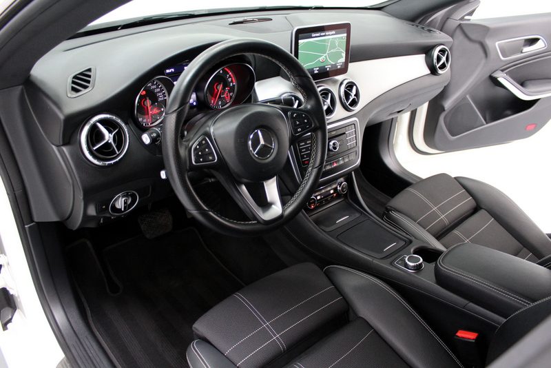 Mercedes-Benz CLA-Klasse 180 Ambition 123PK, NAVIGATIE | DEELS LEER | CRUISE CONTROLE | CAMERA | DEALER ONDERHOUDEN