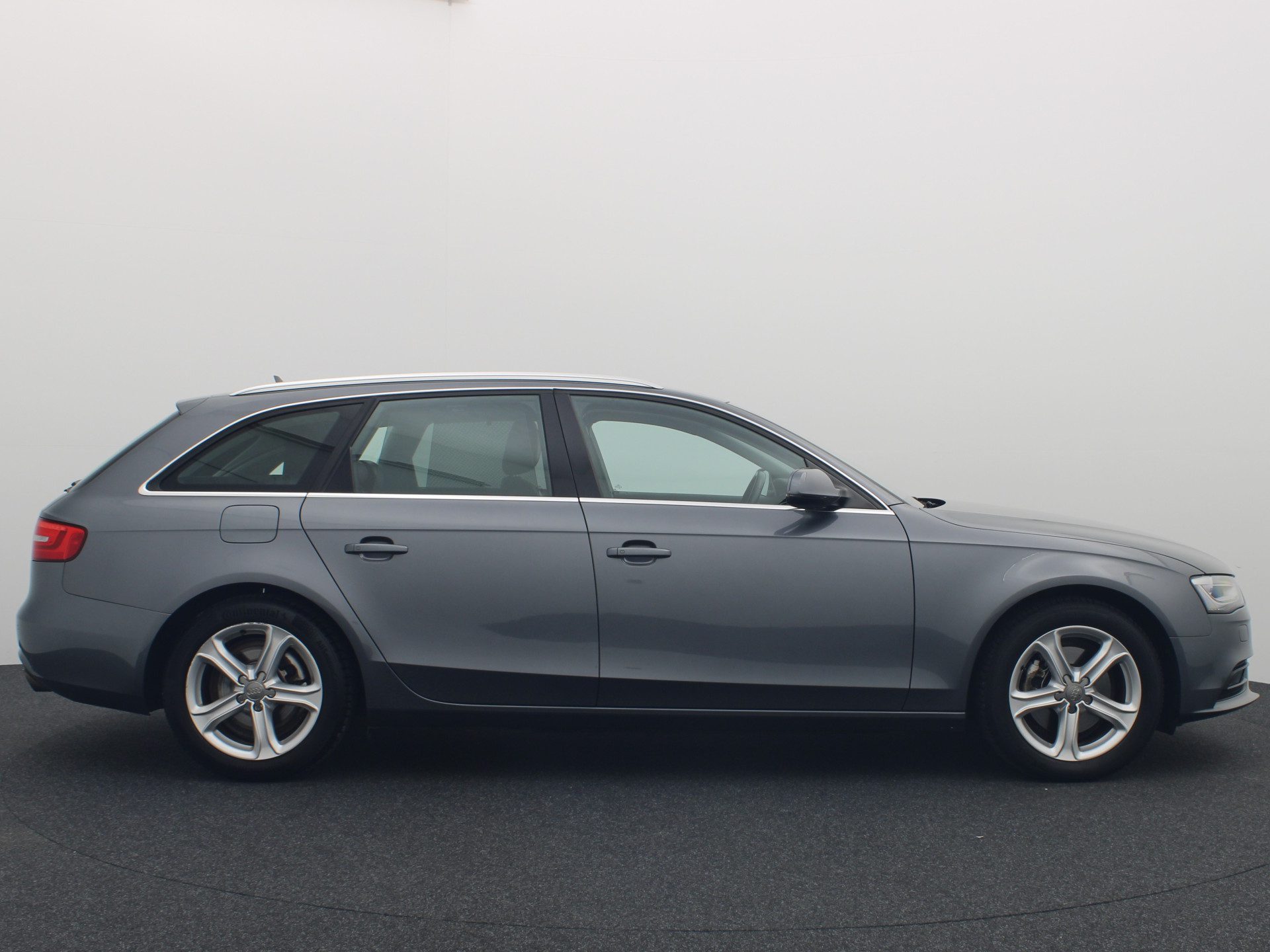 Audi A4 Avant 1.8 TFSI Business Edition BANG & OLUFSEN /  XENON + LED / TREKHAAK / NAVI / CLIMA / CRUISE / GOED OH