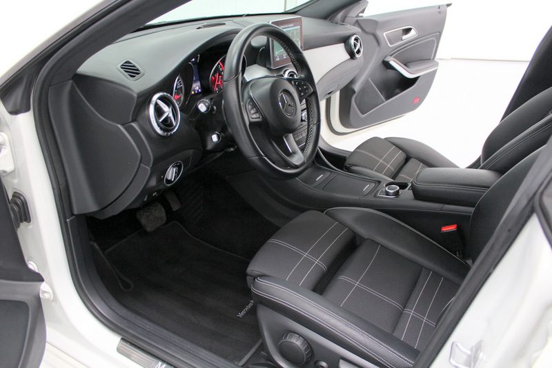 Mercedes-Benz CLA-Klasse 180 Ambition 123PK, NAVIGATIE | DEELS LEER | CRUISE CONTROLE | CAMERA | DEALER ONDERHOUDEN