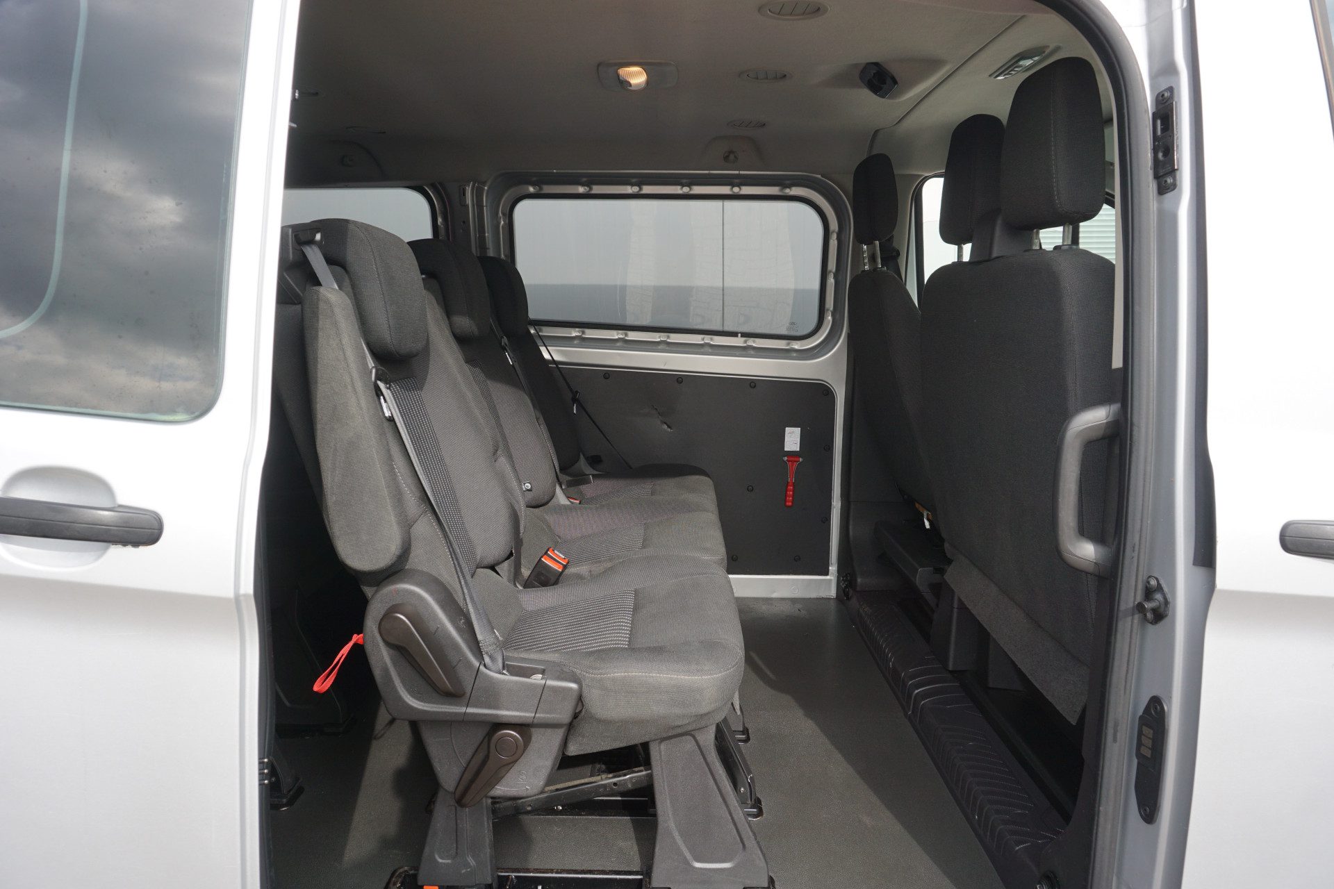 Ford Transit Custom 300 2.2 TDCI L2H1 Trend | 9-Persoons | Airco | Cruise | Trekhaak |