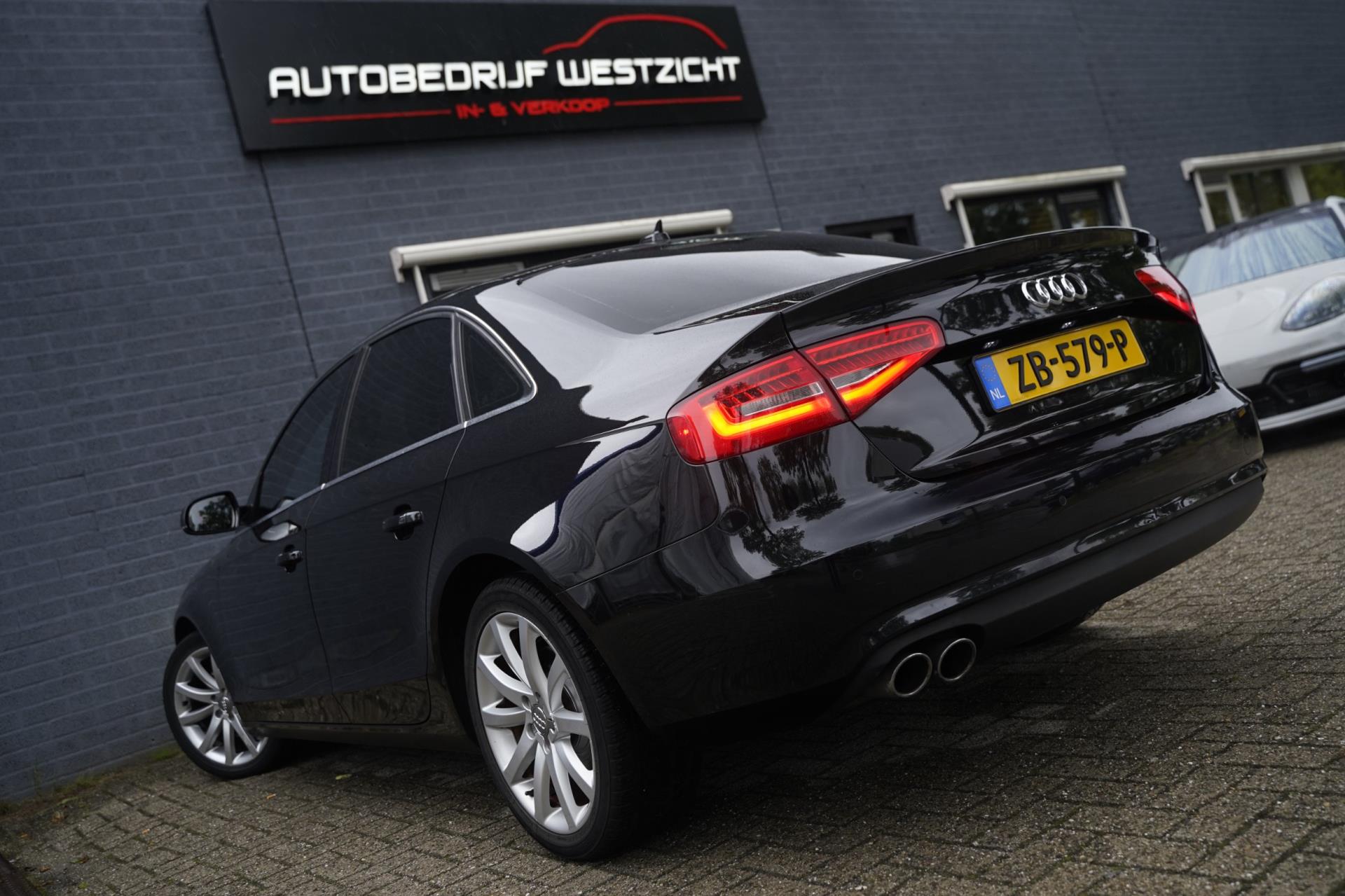 Audi A4 Limousine 2.0 TFSI quattro S line, 211pk, Leder, NAP