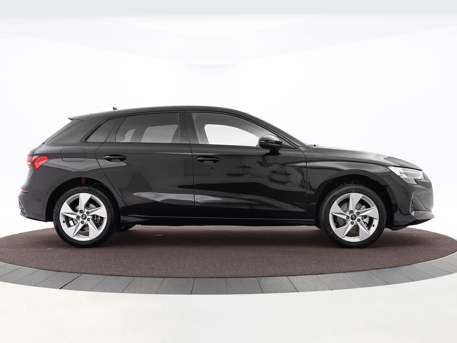 Audi A3 Sportback 35 TFSI Advanced edition 150 PK · Assis.pak driving+parking plus · Optiekpakket zwart plus · Privacy glas ·