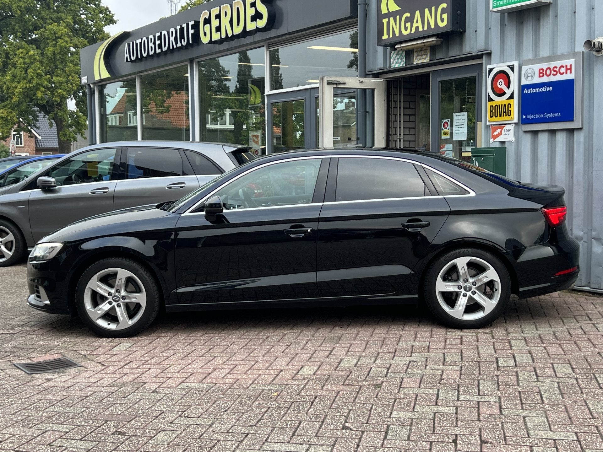 Audi A3 Limousine 1.5 TFSI Sport Edition | NAVIGATIE | ALL SEASON BANDEN | BOVAG GARANTIE |