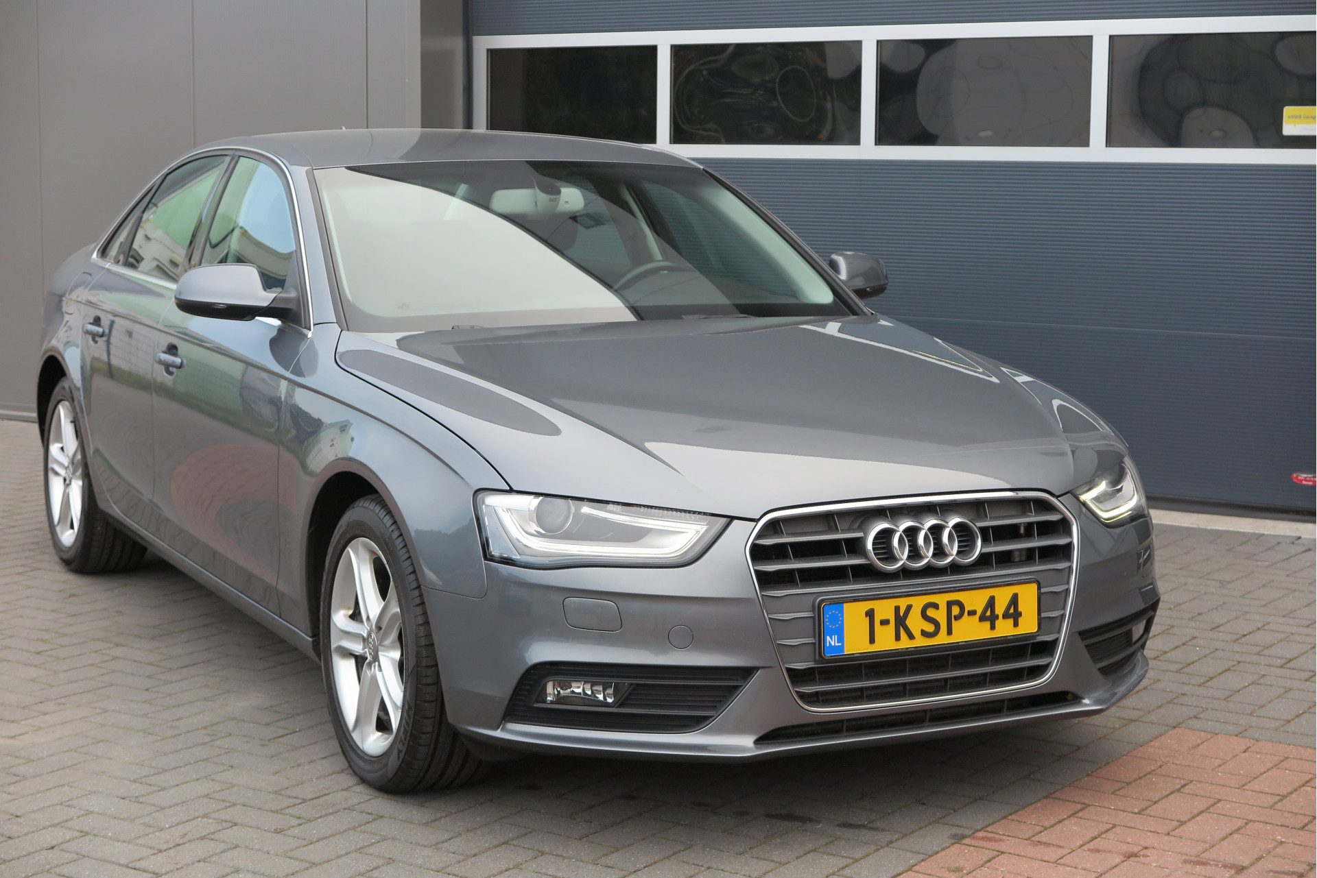 Audi A4 Limousine 1.8 TFSI 125kw 170pk Business Edition Automaat, Xenon, Stoelverw. Leer, Cruisecontrol, Airco , Navigatie etc.