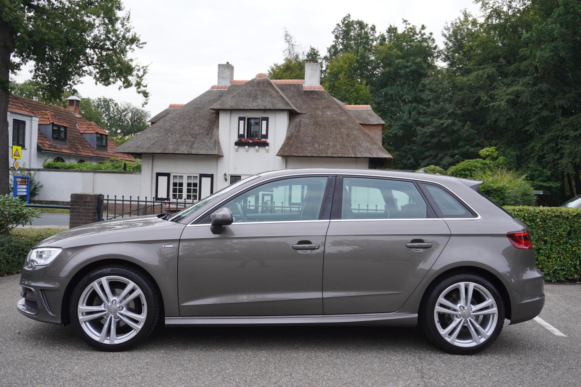 Audi A3 Sportback 1.2 TFSI Adrenalin S Line Navi Cruise Lm Velgen