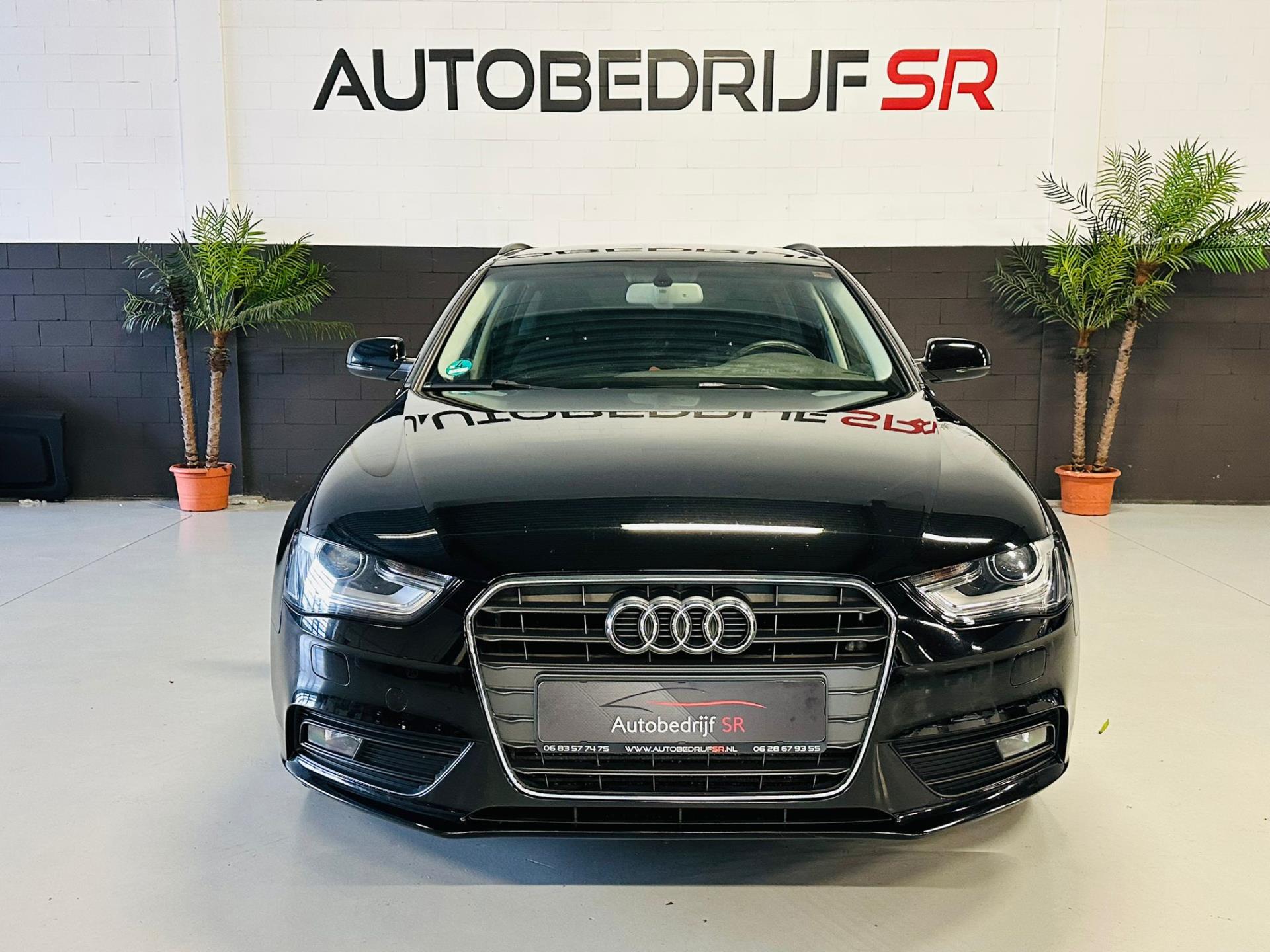 Audi A4 Avant 1.8 TFSI Business Automaat! Navigatie! Trekhaak! Dealer Onderhouden!