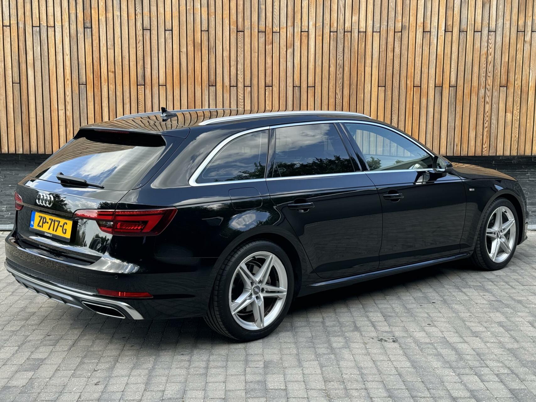 Audi A4 Avant 35 TFSI S line Automaat | Navigatie | Climate Control | Cruise Control | Parkeersensoren achter | Privacy Glass