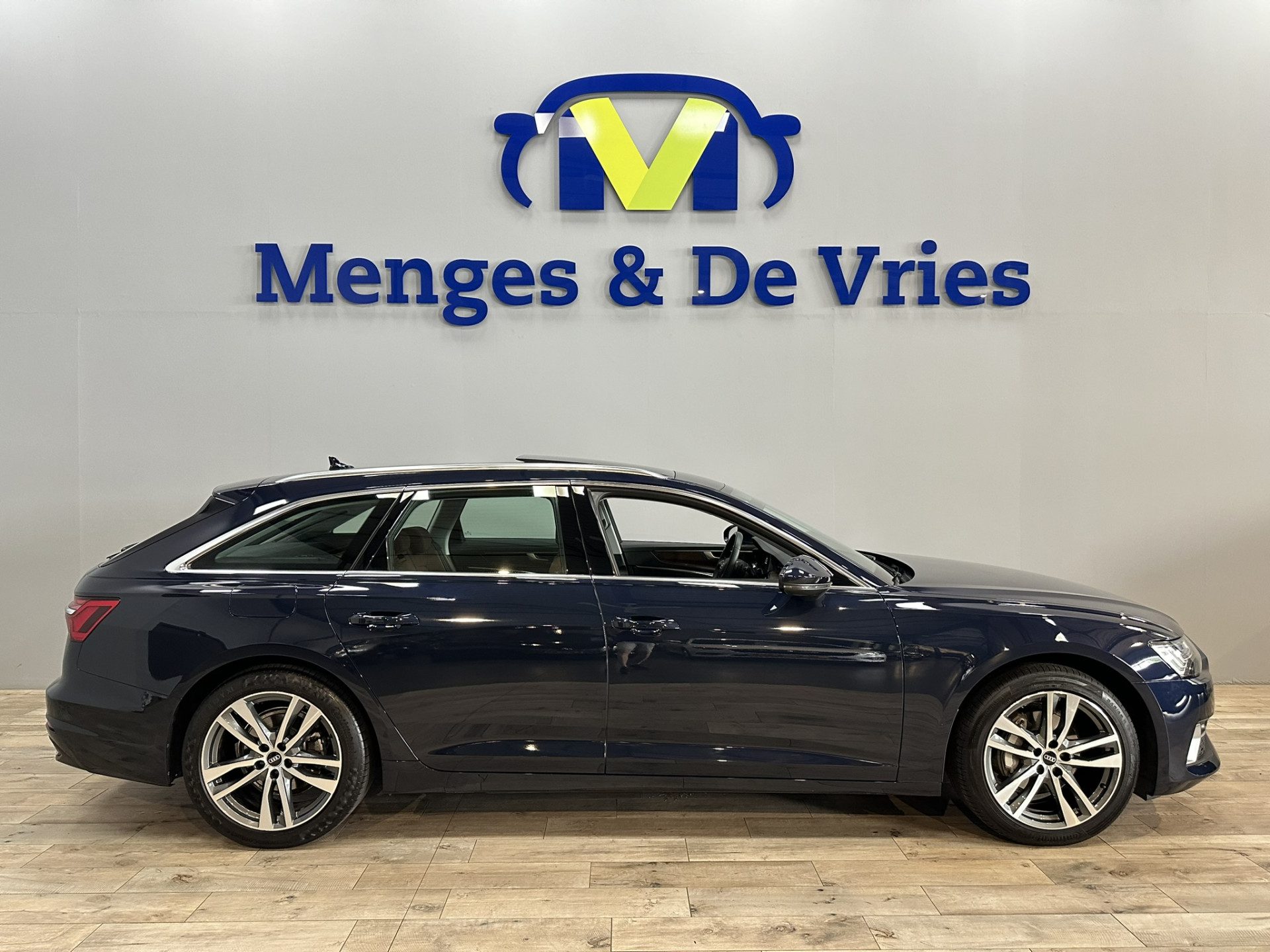 Audi A6 Avant 40 TFSI Business edition Virtual | LED | Panorama | Leer | Trekhaak | Camera | Adaptive Cruise | Apple Carplay Android Auto | Isofix | NAP |