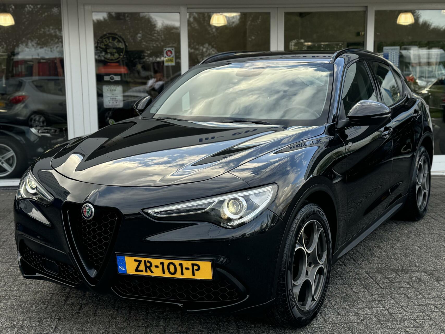 Alfa Romeo Stelvio 2.2D 160pk Automaat,Leder,Xenon,Led,Gr.Navi,pdc,19″lmv,Super