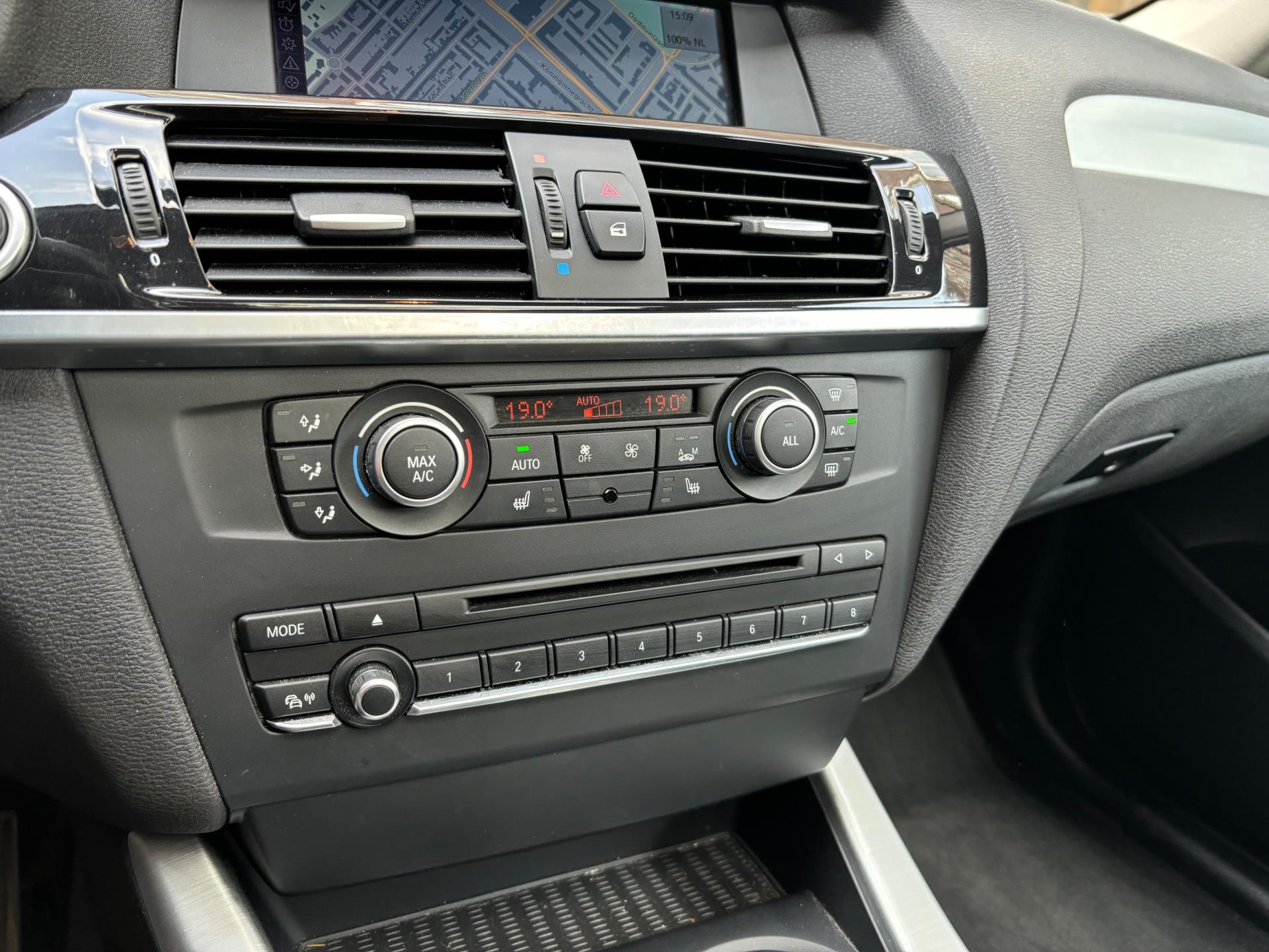 BMW X3 XDrive20i High Executive AUTOMAAT | AIRCO | XENON | TREKHAAK | LED | LMV 19 | LEDER | NAVIGATIE |