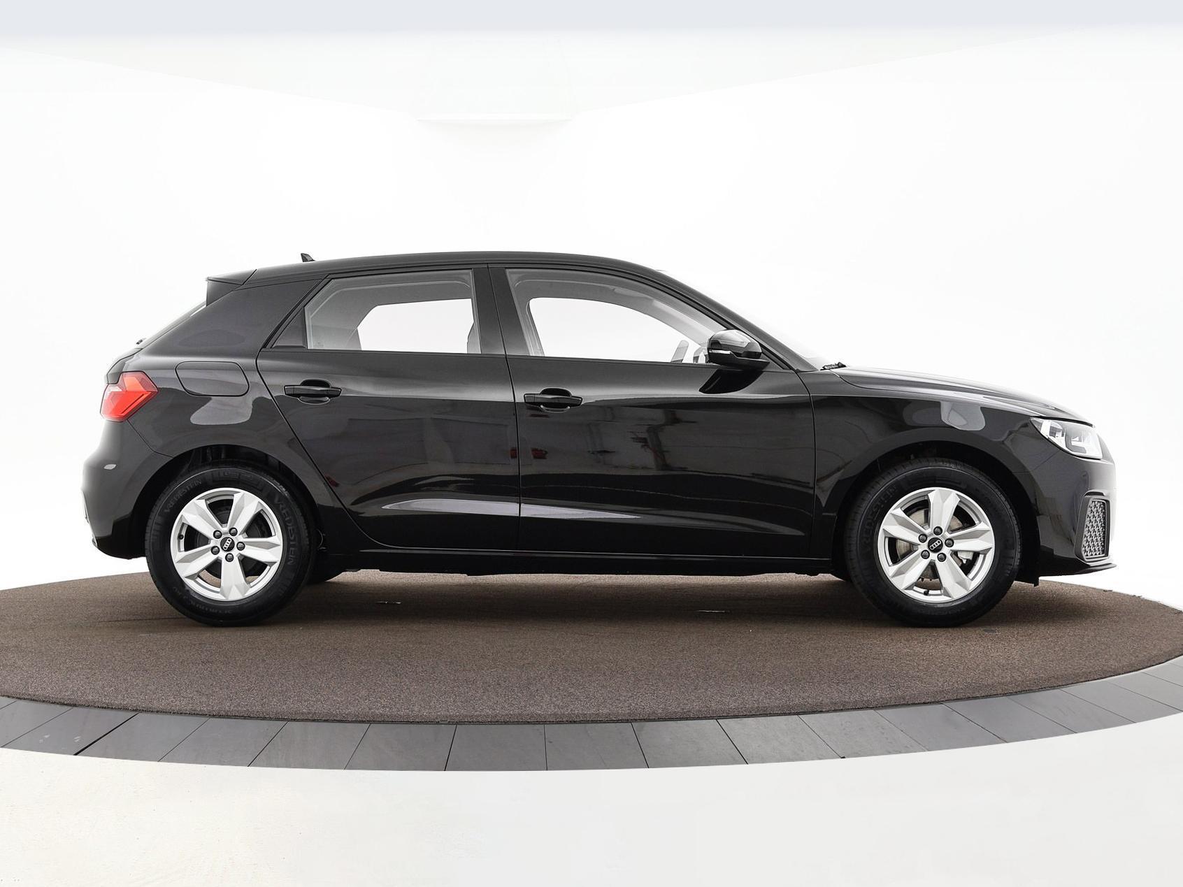 Audi A1 Sportback Pro Line 25 TFSI 70 kW / 95 pk Sportback 5 versn.  · Private Lease Actie €469