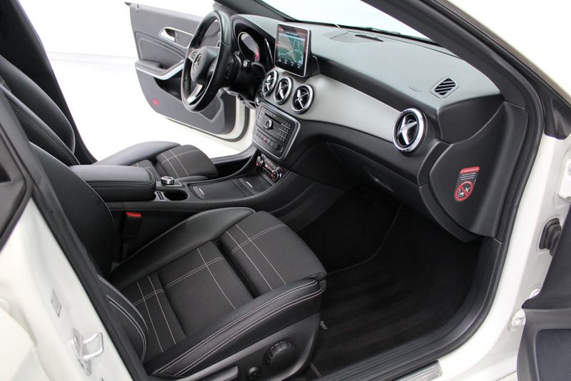 Mercedes-Benz CLA-Klasse 180 Ambition 123PK, NAVIGATIE | DEELS LEER | CRUISE CONTROLE | CAMERA | DEALER ONDERHOUDEN