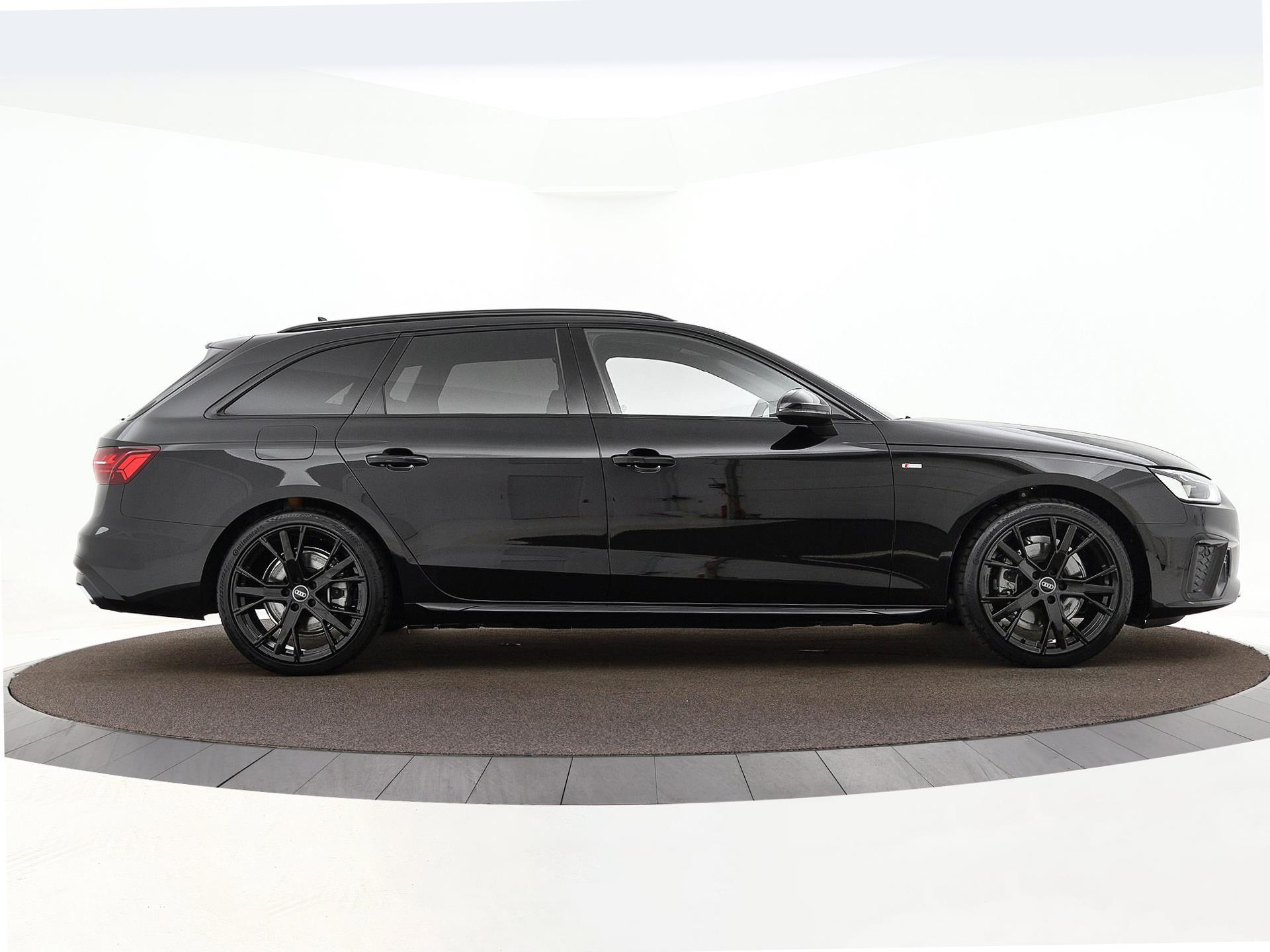 Audi A4 Avant 35 TFSI 150pk S-Tronic S edition Competition | Navigatie | Camera | Apple Car Play | 19” Velgen | PDC V+A | Clima | Stoelverwarming | Garantie t/m 22-04-2028 of 100.000km