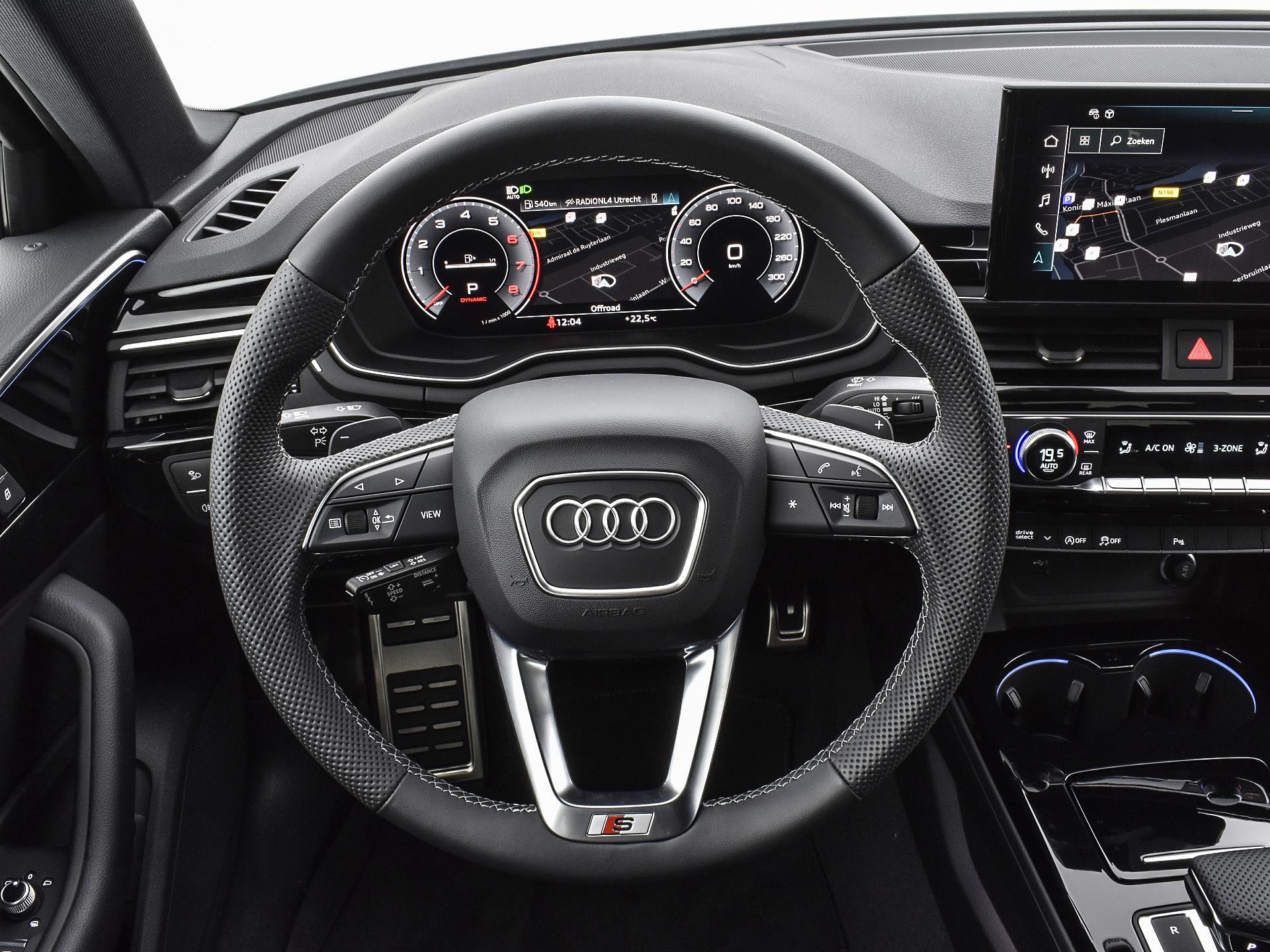 Audi A4 Avant 35 TFSI 150 S-Tronic S edition Competition · Optiekpakket zwart plus · Stoelverwarming voorin · Achteruitrijcamera·