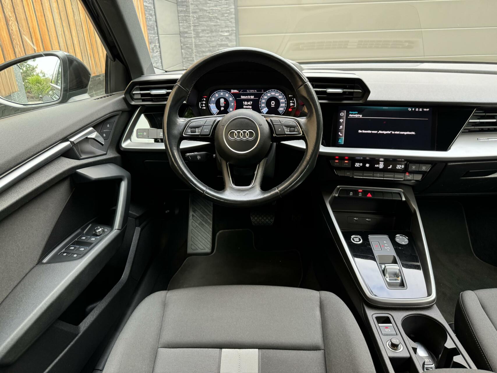 Audi A3 Limousine 35 TFSI Pro Line Automaat | Apple CarPlay | Climate Control | Cruise Control | Lane Assist | LED | DAB | Parkeersensoren achter