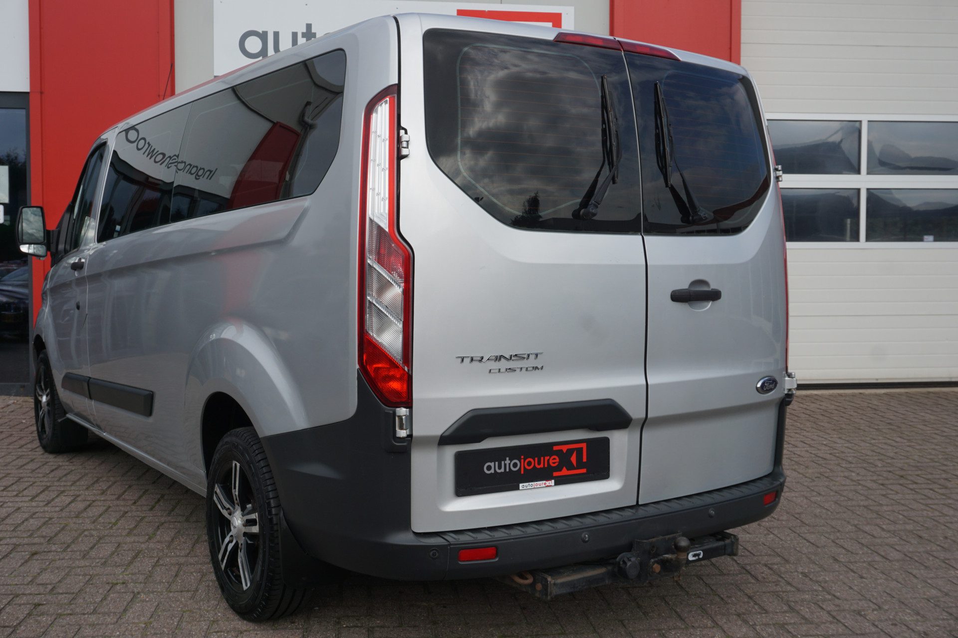 Ford Transit Custom 300 2.2 TDCI L2H1 Trend | 9-Persoons | Airco | Cruise | Trekhaak |