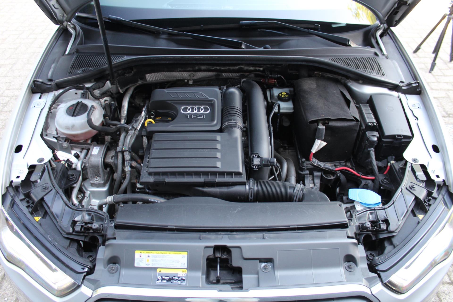 Audi A3 Sportback 1.4 TFSI 2x S line, Led, Navigatie, NAP