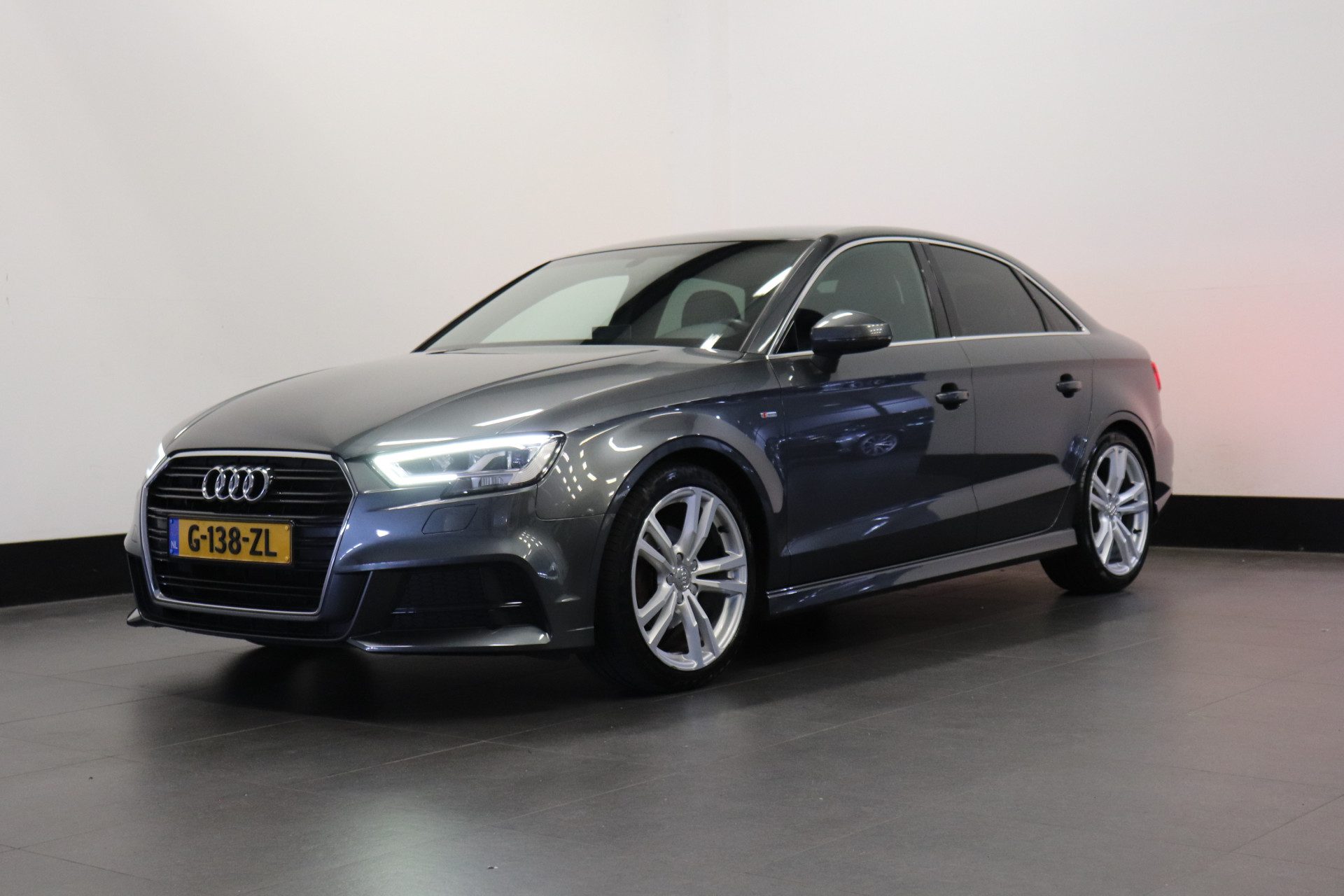 Audi A3 Limousine 35 TFSI 150PK AUTOMAAT S-Line | VIRTUAL | CARPLAY | CLIMA | STOELVERW. | € 19.900,- Incl BTW