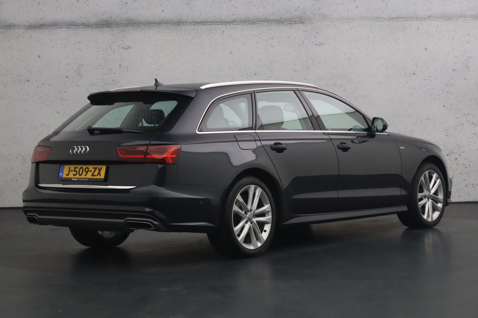 Audi A6 Avant 1.8 TFSI ultra Premium Edition | Bi-xenon koplampen | Cruise control | Stoelverwarming | Parkeersensoren