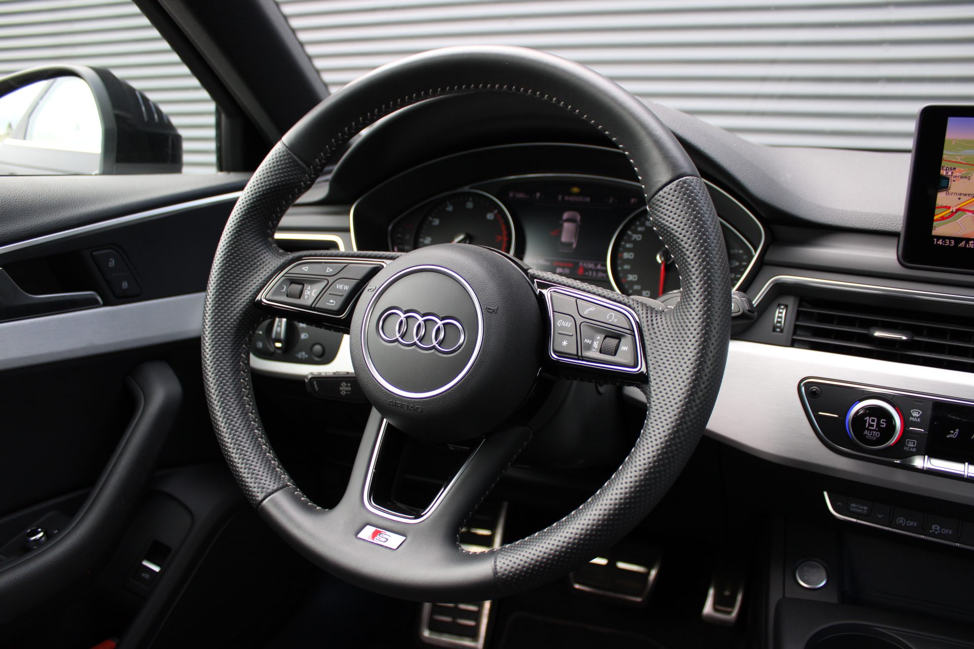 Audi A4 Avant 35 TFSI S-Line Full-Led Navigatie