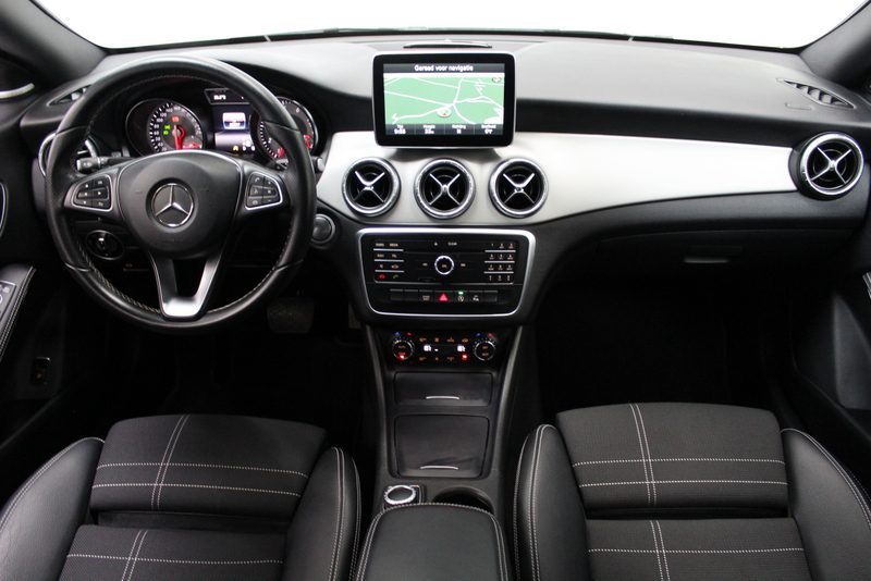 Mercedes-Benz CLA-Klasse 180 Ambition 123PK, NAVIGATIE | DEELS LEER | CRUISE CONTROLE | CAMERA | DEALER ONDERHOUDEN