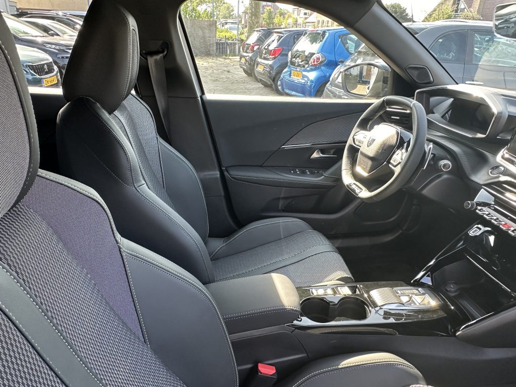 Peugeot 2008 1.2 PureTech Allure