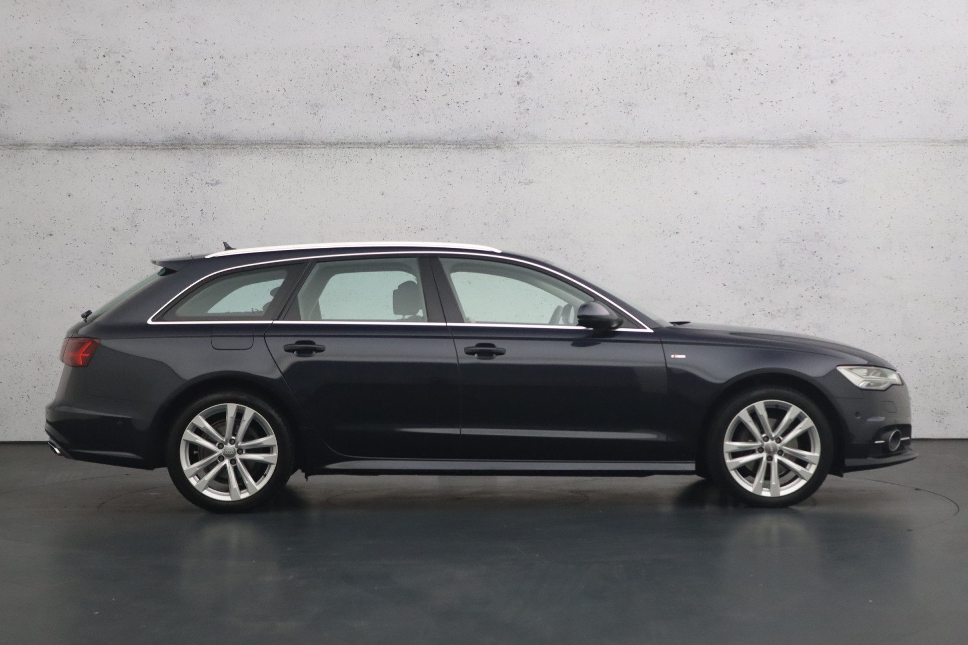 Audi A6 Avant 1.8 TFSI ultra Premium Edition | Bi-xenon koplampen | Cruise control | Stoelverwarming | Parkeersensoren