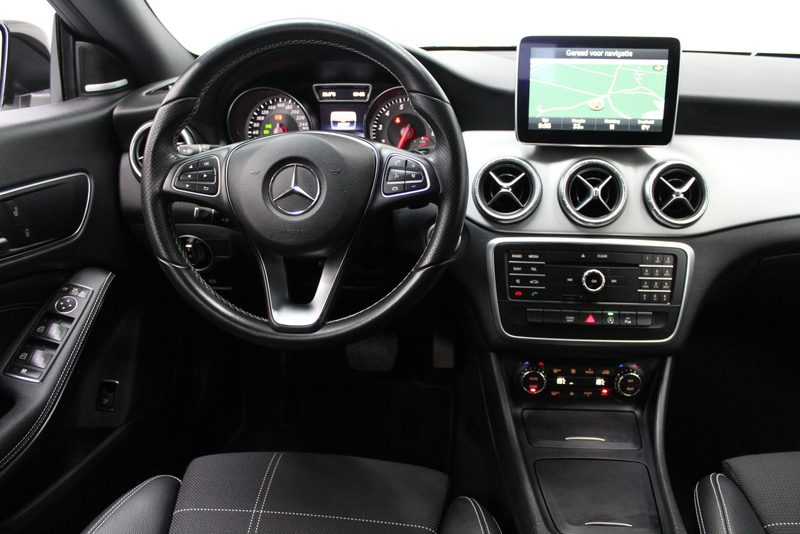 Mercedes-Benz CLA-Klasse 180 Ambition 123PK, NAVIGATIE | DEELS LEER | CRUISE CONTROLE | CAMERA | DEALER ONDERHOUDEN