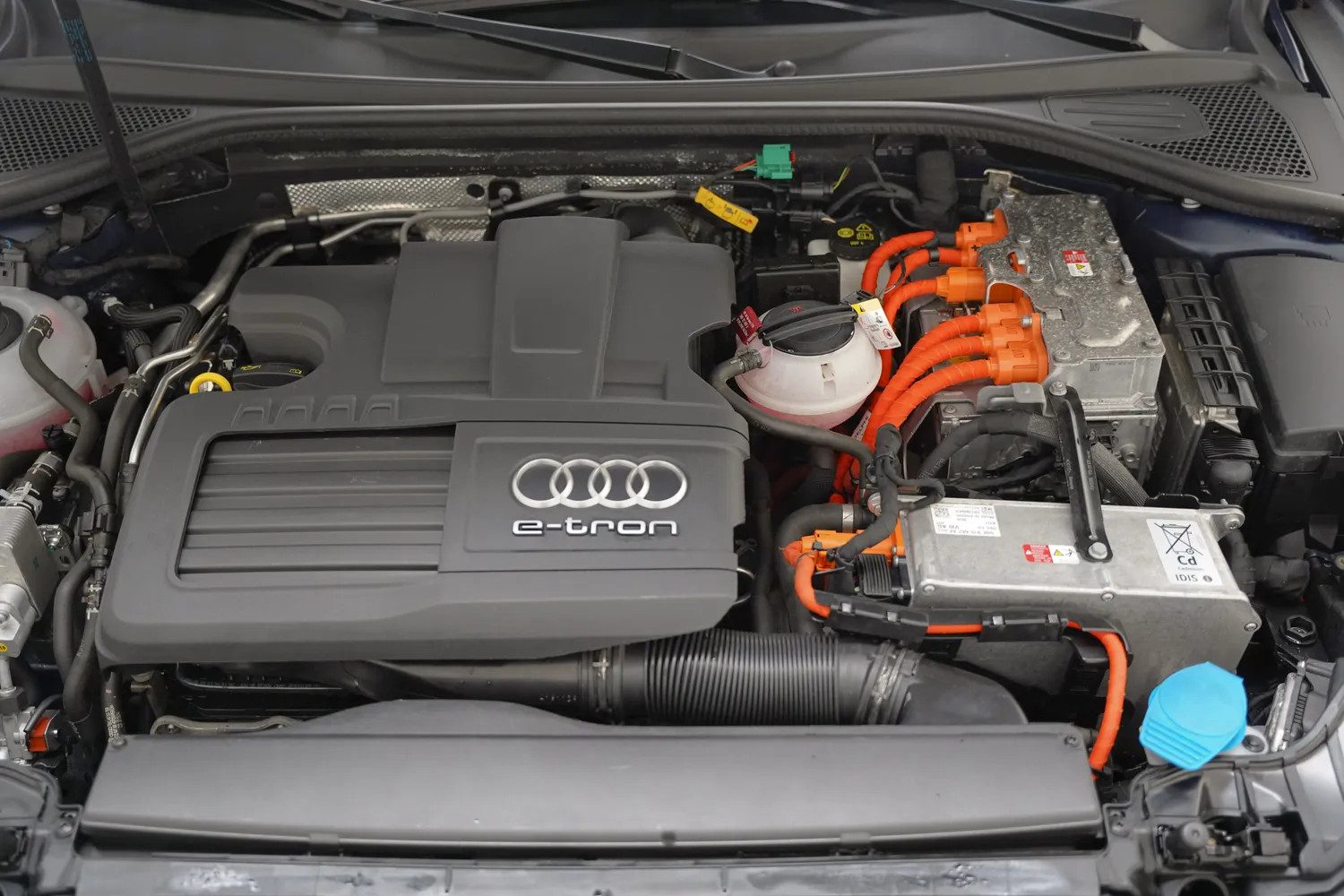 Audi A3 Sportback 1.4 e-tron S- line[ Virtual Navi Clima ]