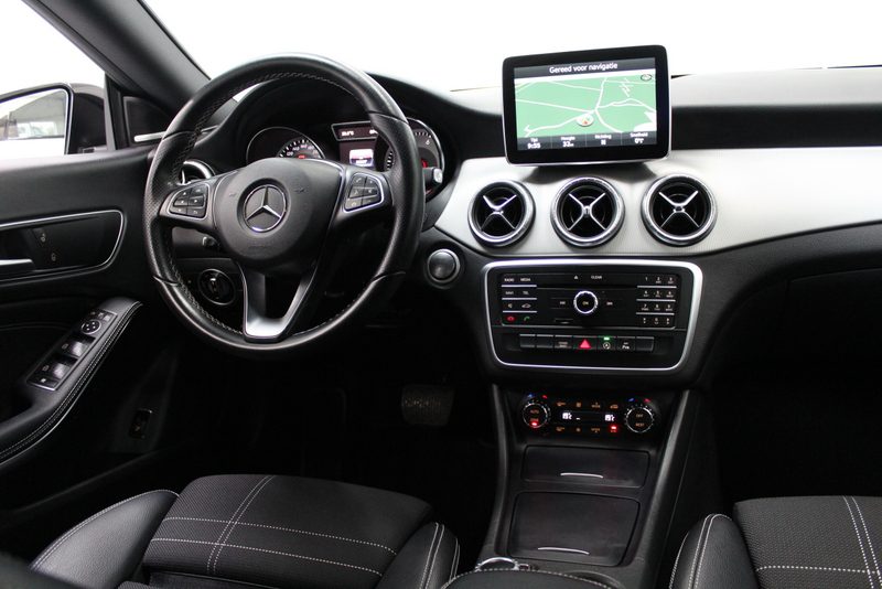 Mercedes-Benz CLA-Klasse 180 Ambition 123PK, NAVIGATIE | DEELS LEER | CRUISE CONTROLE | CAMERA | DEALER ONDERHOUDEN