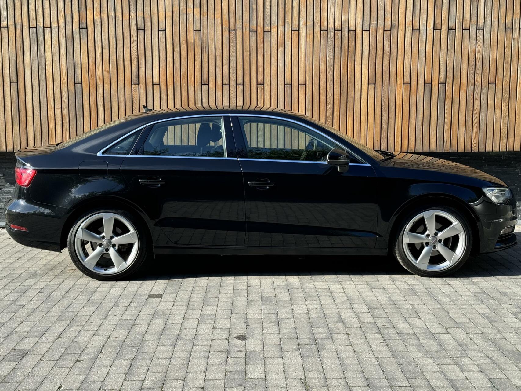 Audi A3 Limousine 1.4 TFSI CoD Pro Line S Automaat | Navi MMI+ | 18 inch Rotor | Stoelverwarming | Xenon | Climate control | Cruise control | Stoelverwarming | Parkeersensoren achter