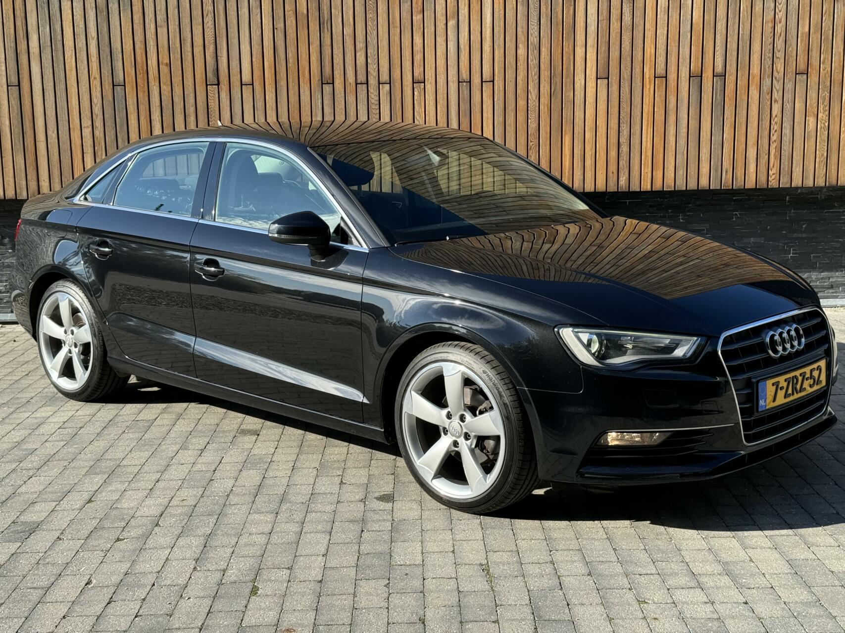 Audi A3 Limousine 1.4 TFSI CoD Pro Line S Automaat | Navi MMI+ | 18 inch Rotor | Stoelverwarming | Xenon | Climate control | Cruise control | Stoelverwarming | Parkeersensoren achter