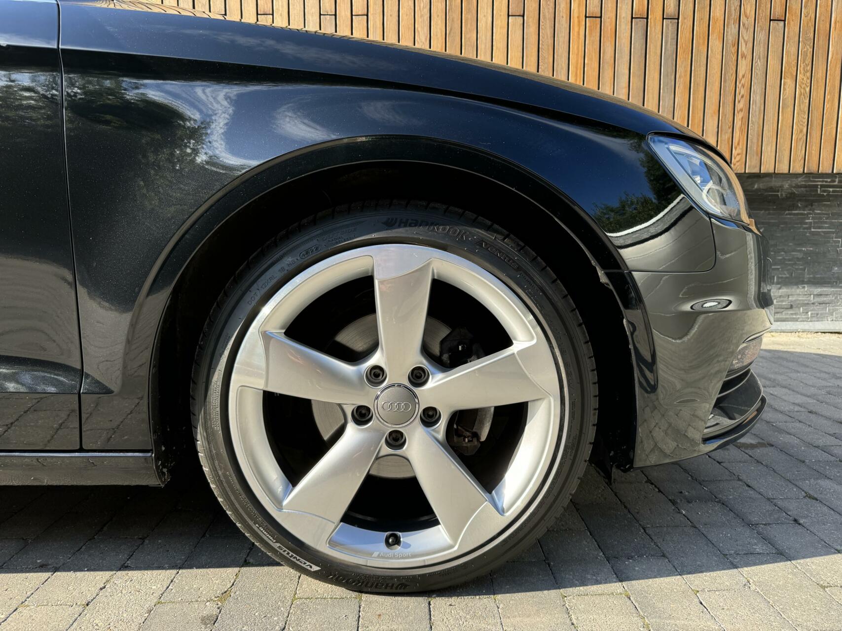 Audi A3 Limousine 1.4 TFSI CoD Pro Line S Automaat | Navi MMI+ | 18 inch Rotor | Stoelverwarming | Xenon | Climate control | Cruise control | Stoelverwarming | Parkeersensoren achter